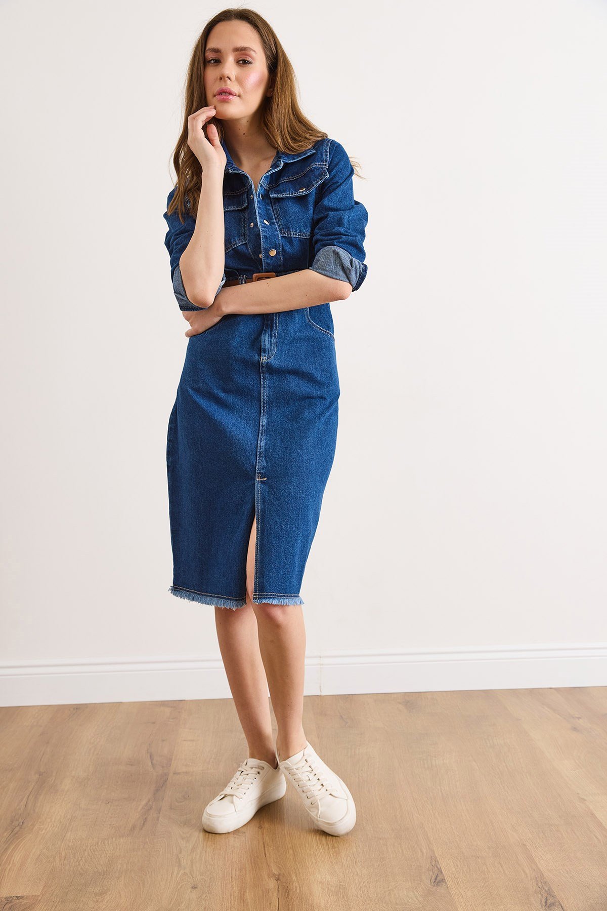 Kemerli Cepli Önü Yırtmaçlı Midi Denim Elbise Koyu Mavi