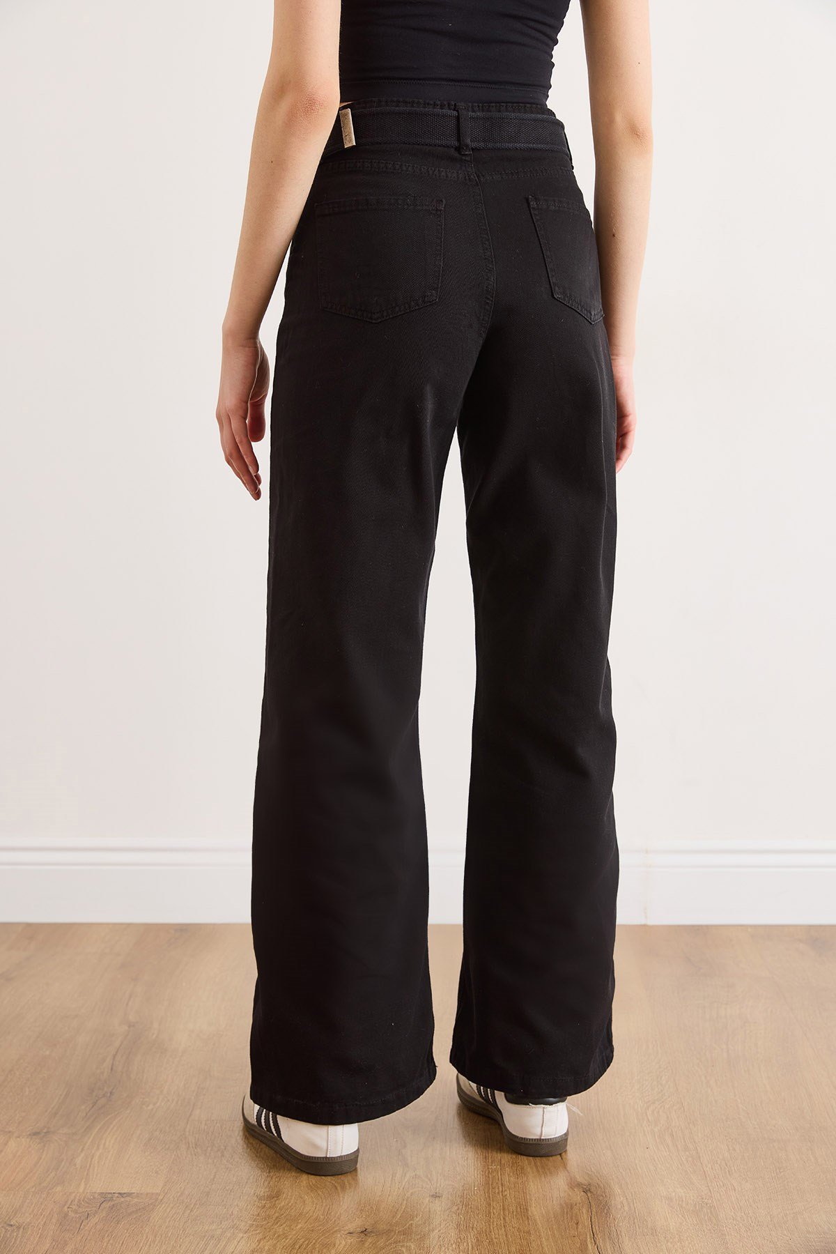 Kemerli Yıkamalı Wide Leg Gabardin Pantolon Siyah