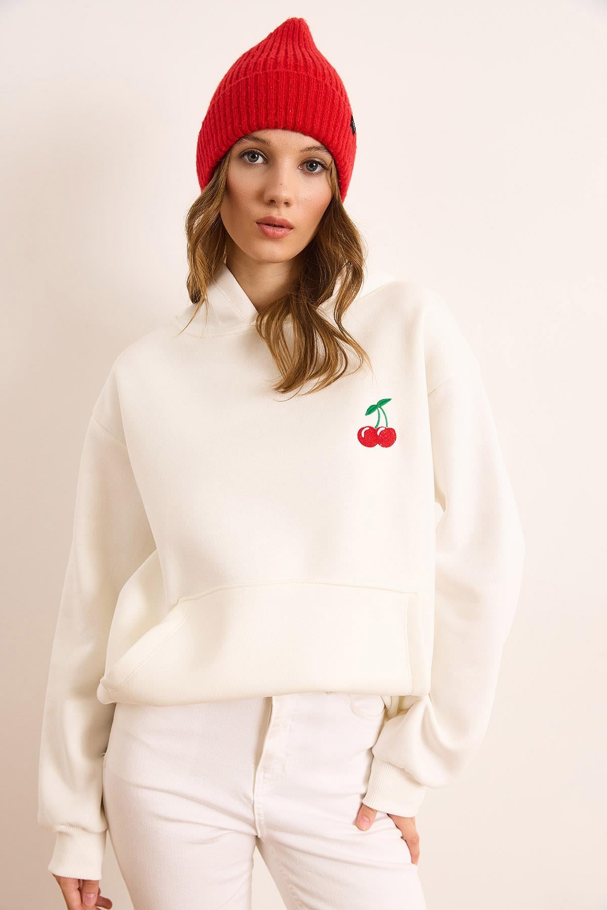 Kiraz Nakışlı Kapüşonlu Şardonlu Sweatshirt Beyaz