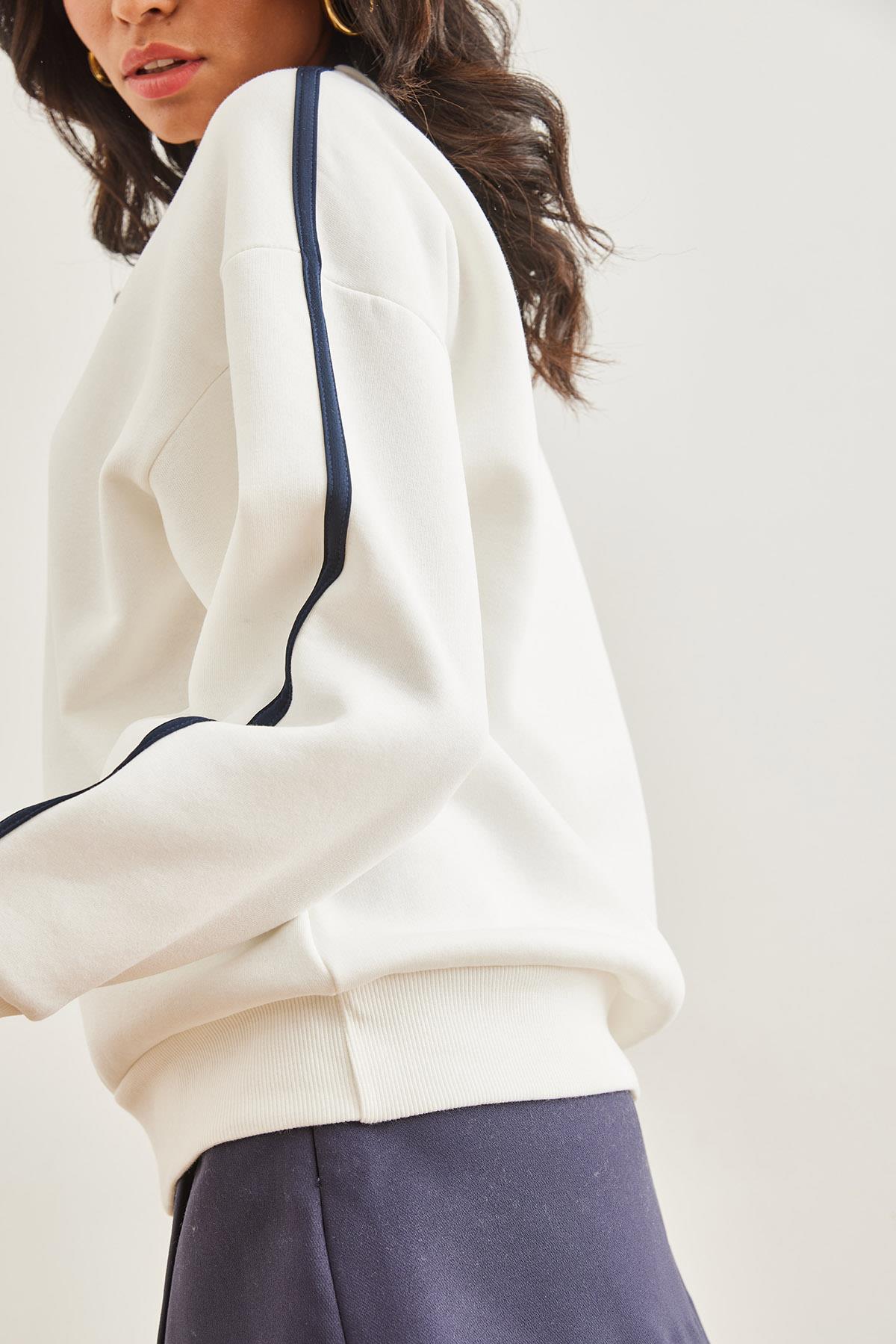 Kol Şeritli Şardonlu Kalın Sweatshirt Beyaz