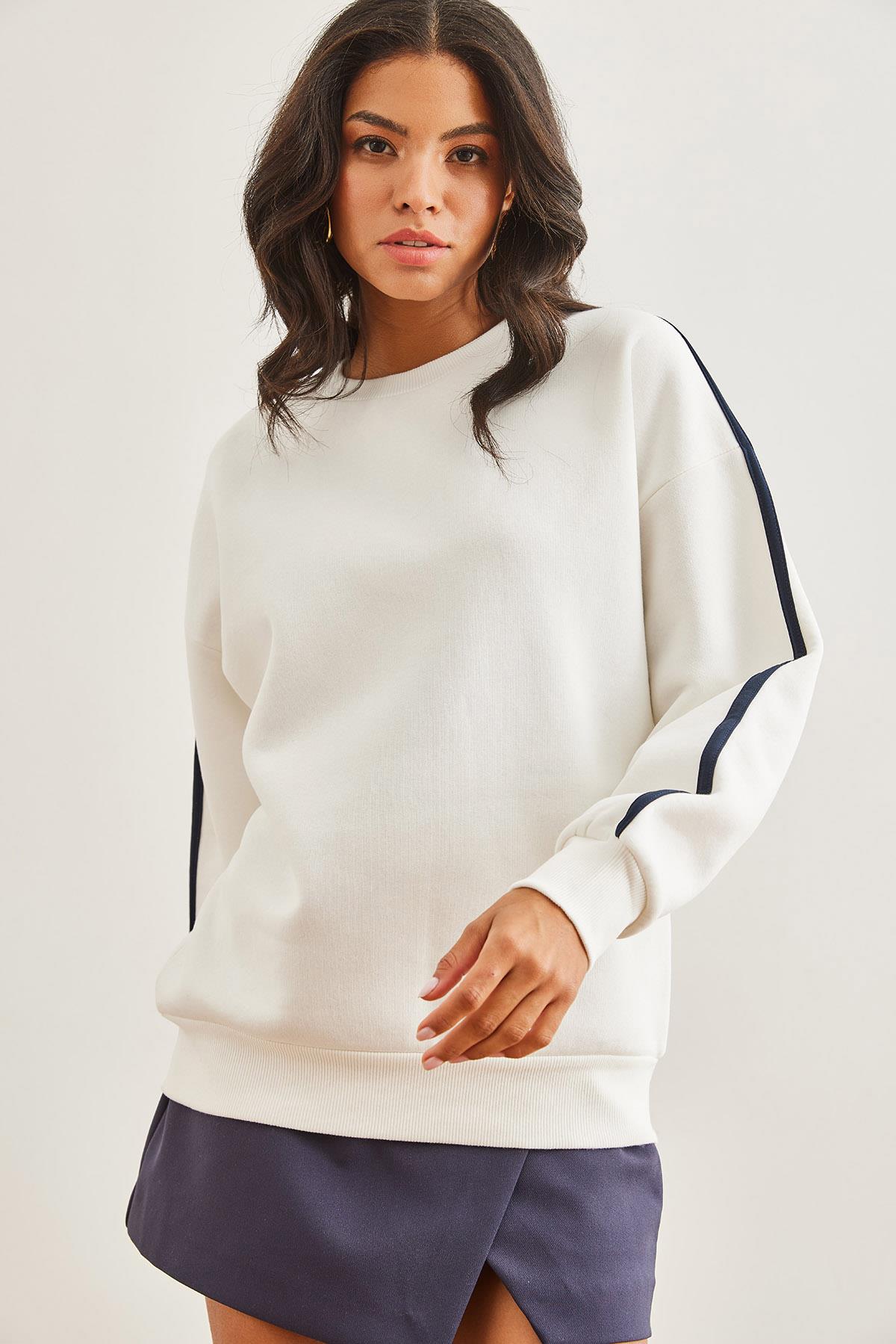 Kol Şeritli Şardonlu Kalın Sweatshirt Beyaz