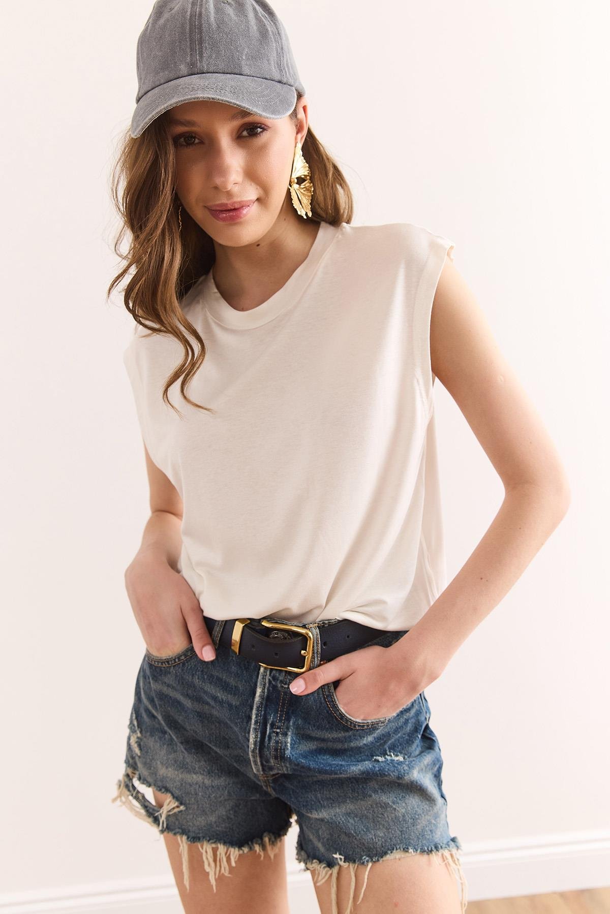 Kolsuz Crop Dökümlü Top Bluz Ekru