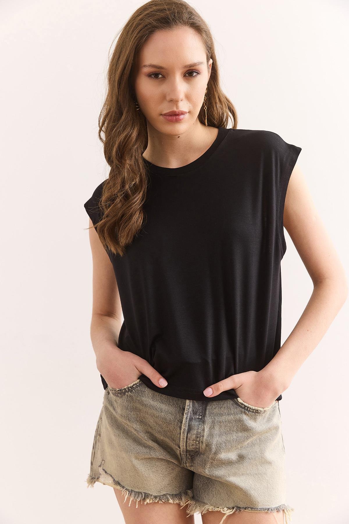 Kolsuz Crop Dökümlü Top Bluz Siyah