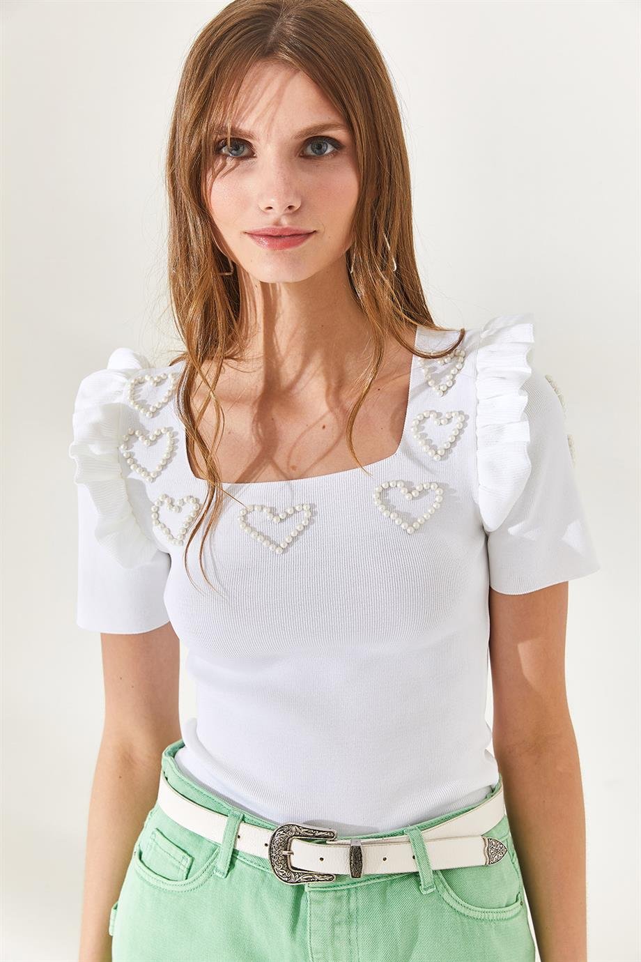 Kolu Fırfırlı Kalp Boncuk Garnili Crop Bluz Beyaz