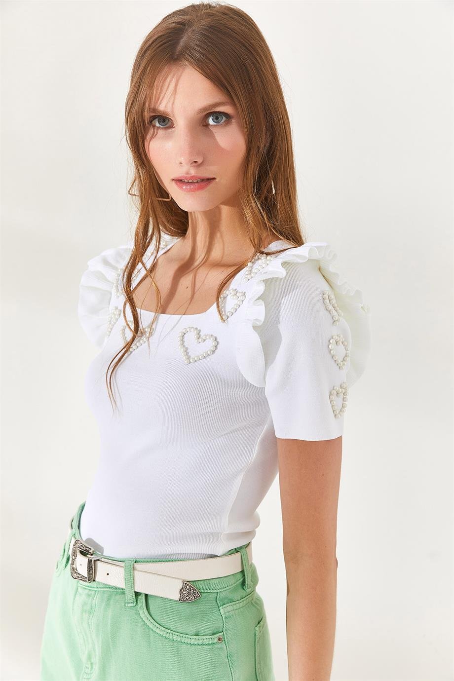Kolu Fırfırlı Kalp Boncuk Garnili Crop Bluz Beyaz