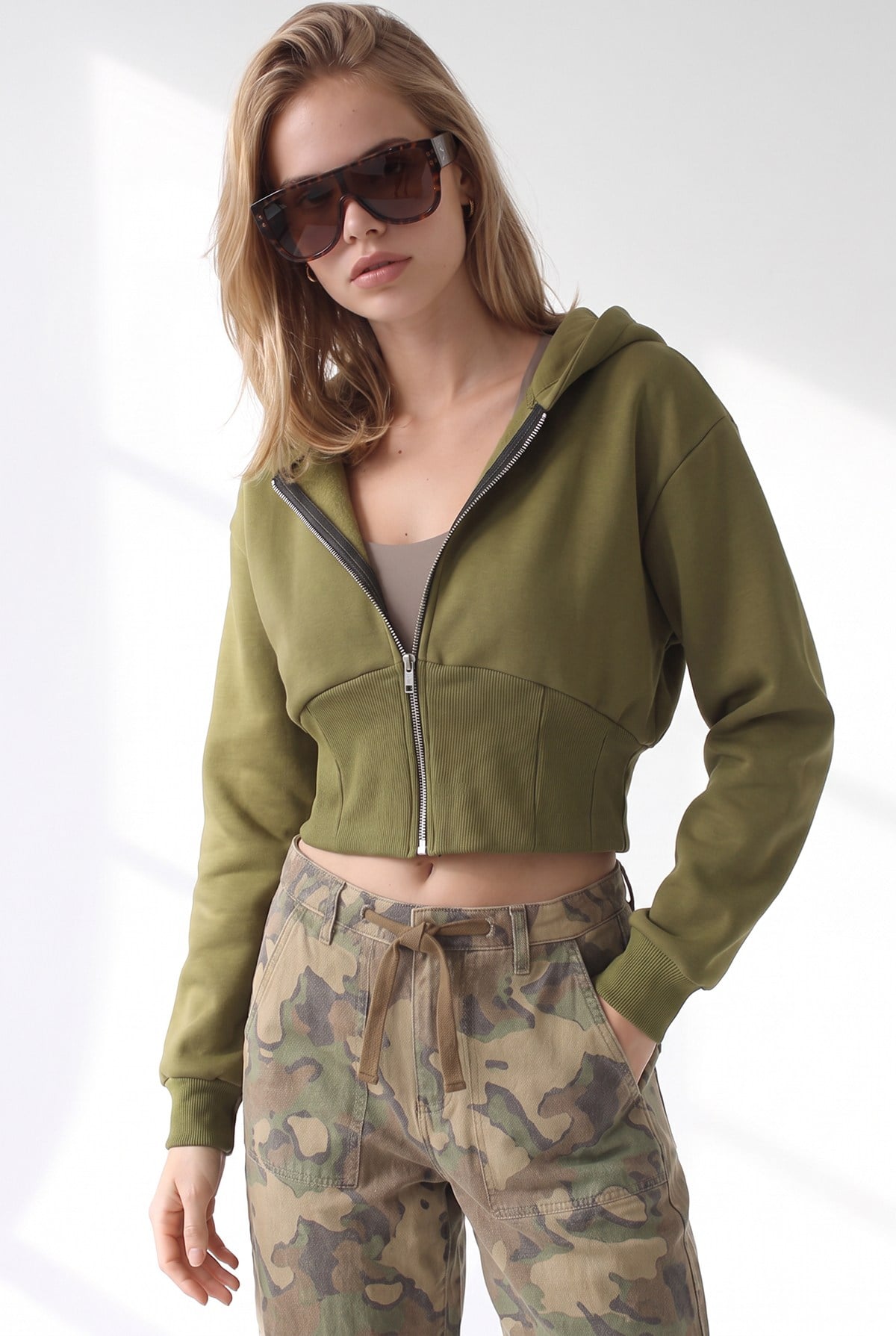 Korsaj Detaylı Fermuarlı Şardonlu Crop Sweatshirt Yağ Yeşili