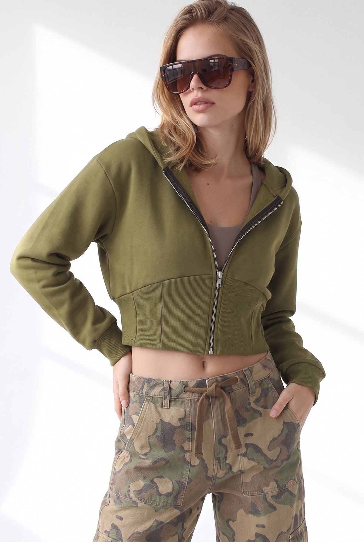 Korsaj Detaylı Fermuarlı Şardonlu Crop Sweatshirt Yağ Yeşili
