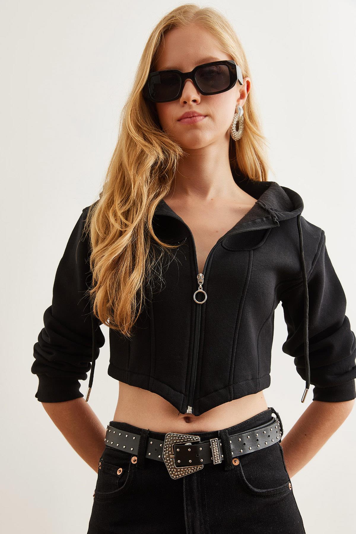 Korse Detaylı Kapüşonlu Şardonlu Crop Sweatshirt Siyah