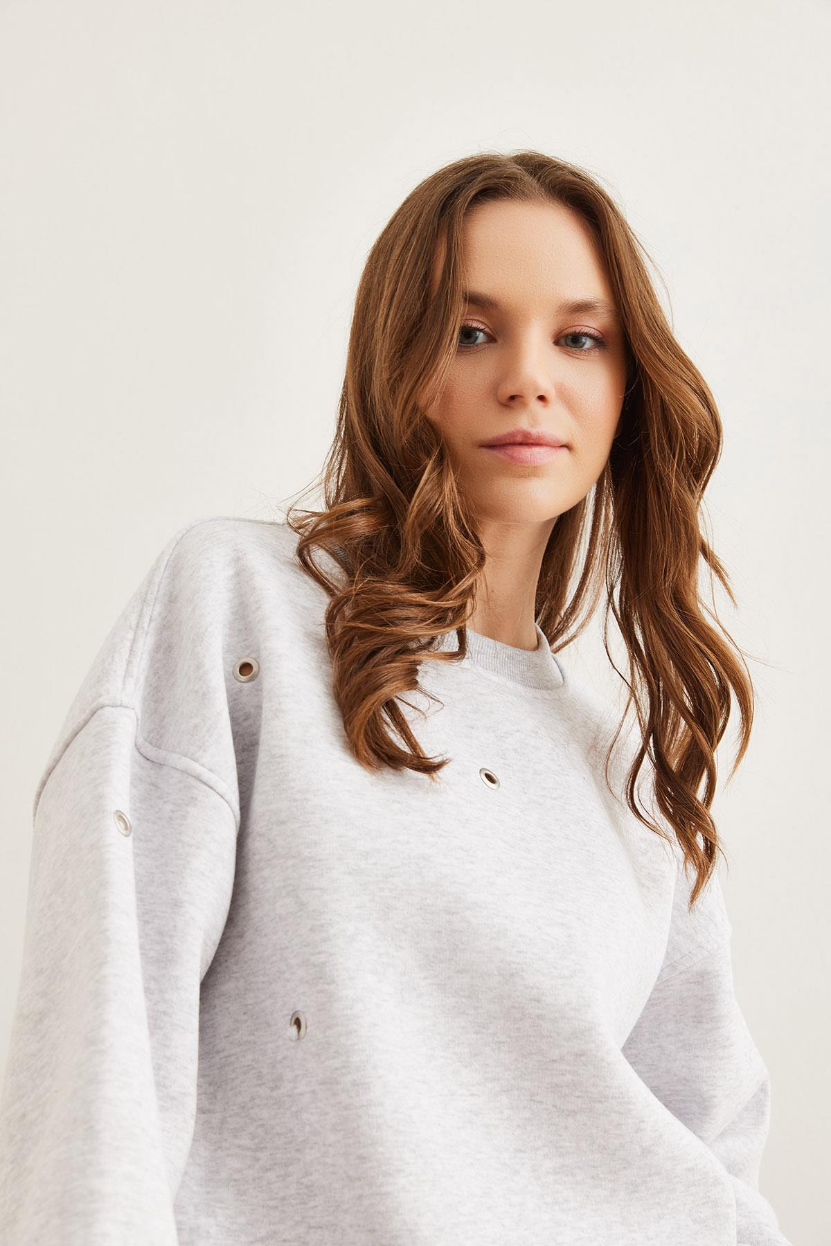 Kuş Gözü Detaylı Şardonlu Premium Sweatshirt Gri Melanj