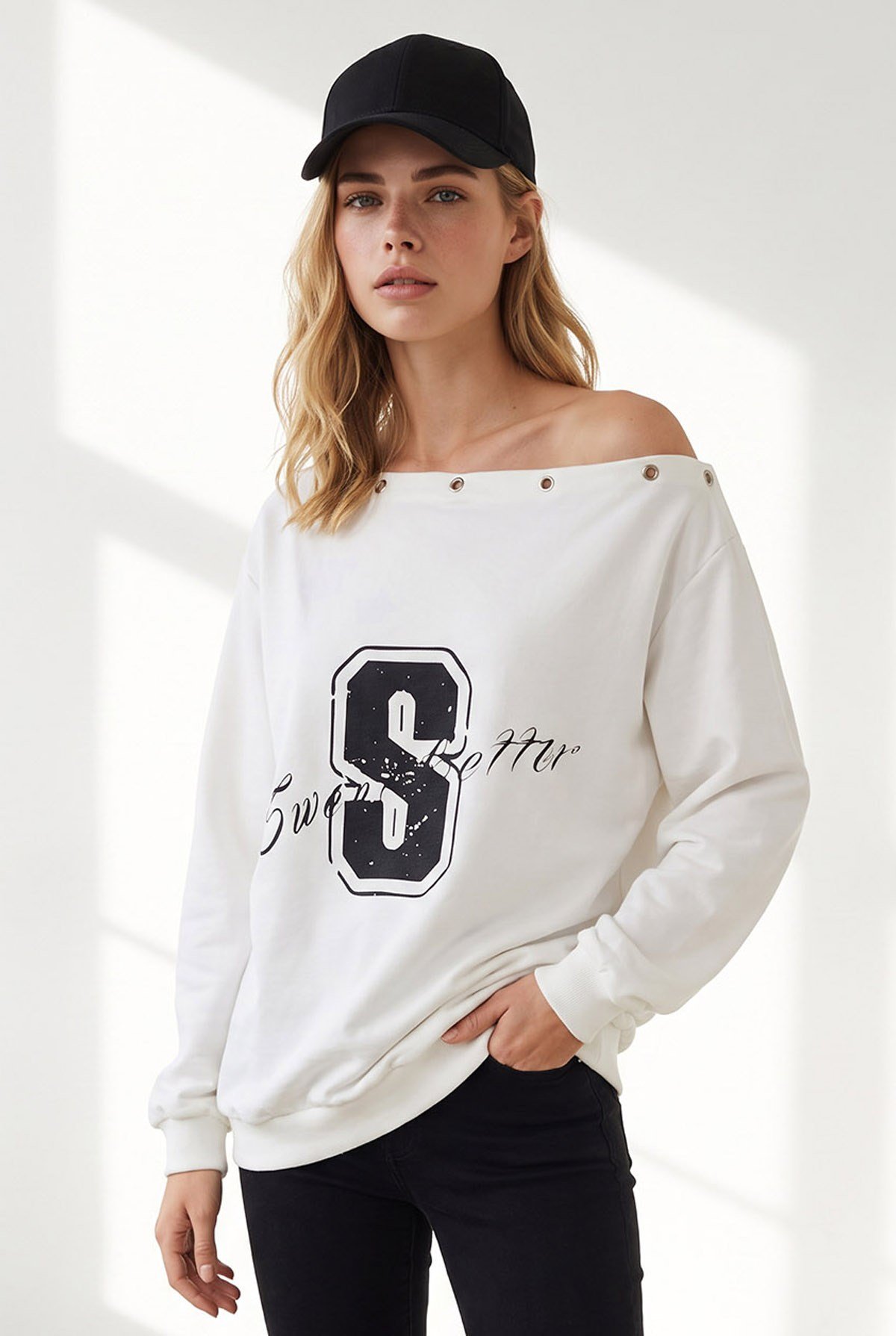 Kuş Gözü Detaylı Şardonsuz Düşük Omuz Sweatshirt Beyaz