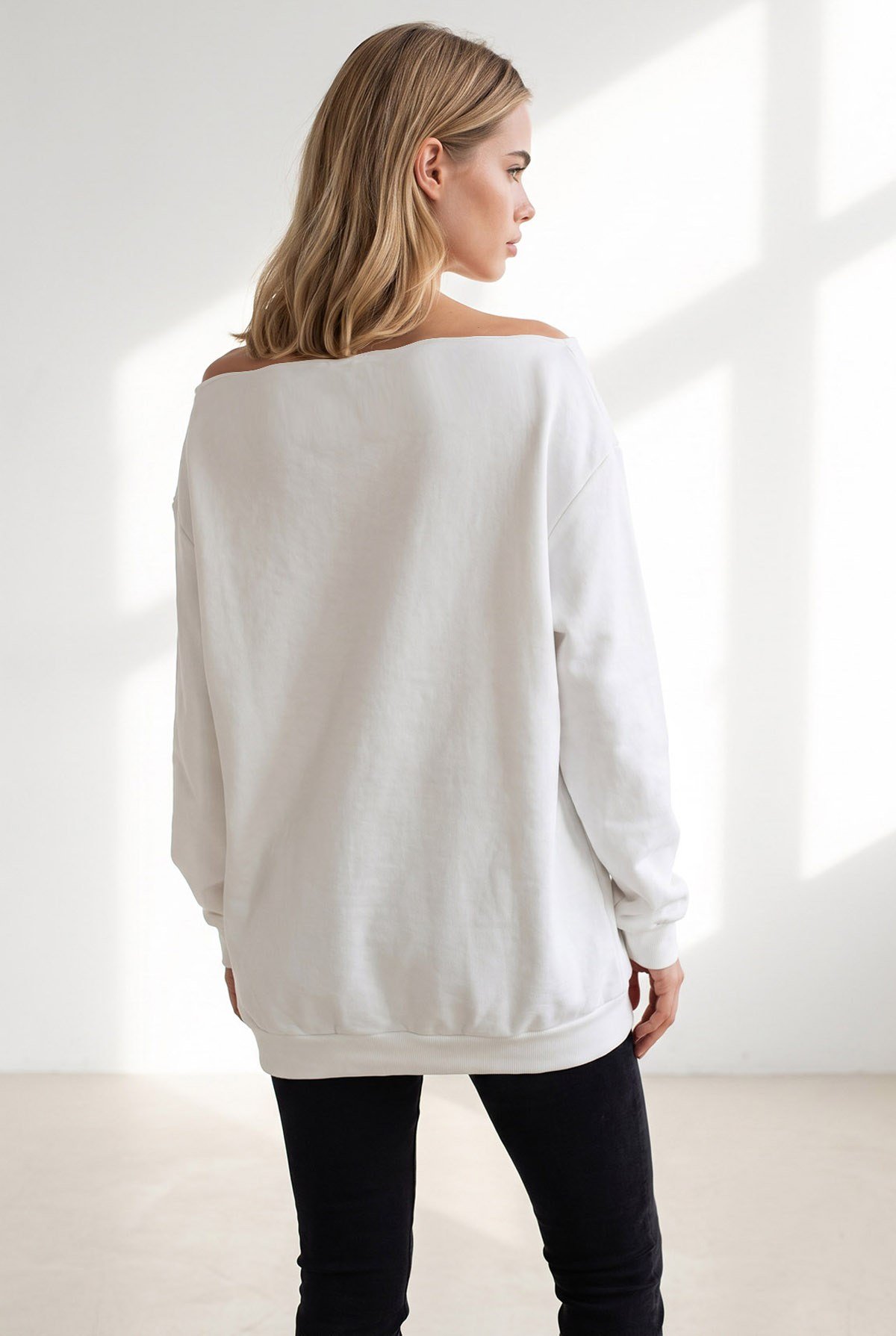 Kuş Gözü Detaylı Şardonsuz Düşük Omuz Sweatshirt Beyaz
