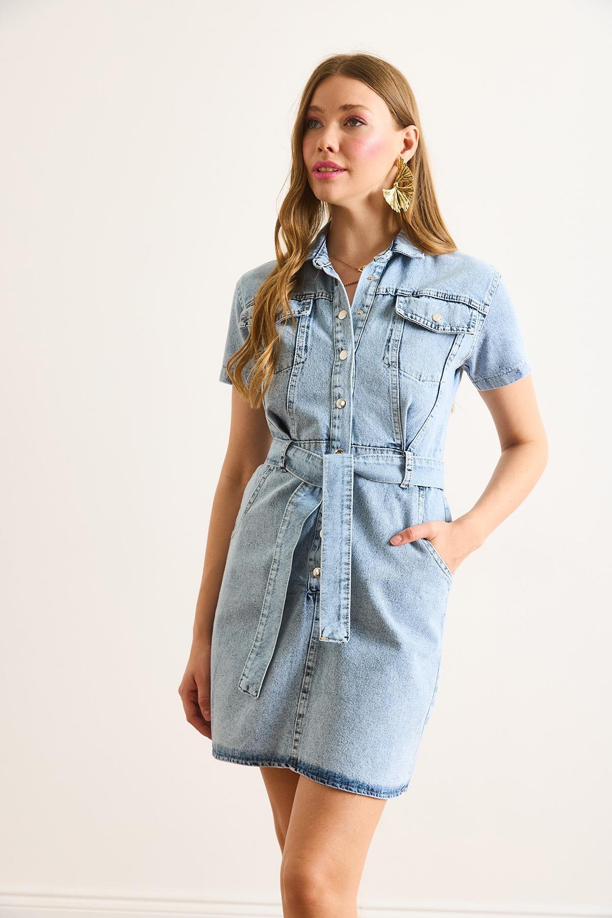 Kuşaklı Cepli Kısa Kol Mini Denim Elbise Orta Mavi