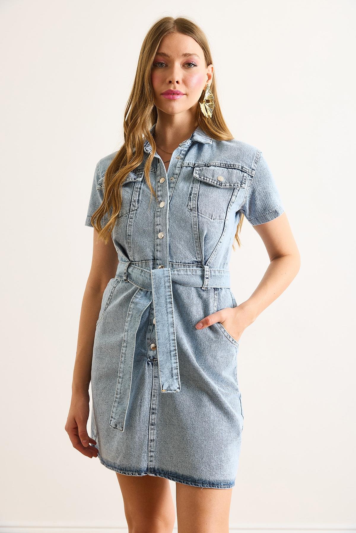 Kuşaklı Cepli Kısa Kol Mini Denim Elbise Orta Mavi