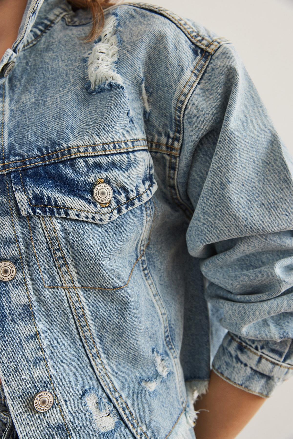 Lazer Yırtıklı Denim Ceket Mavi