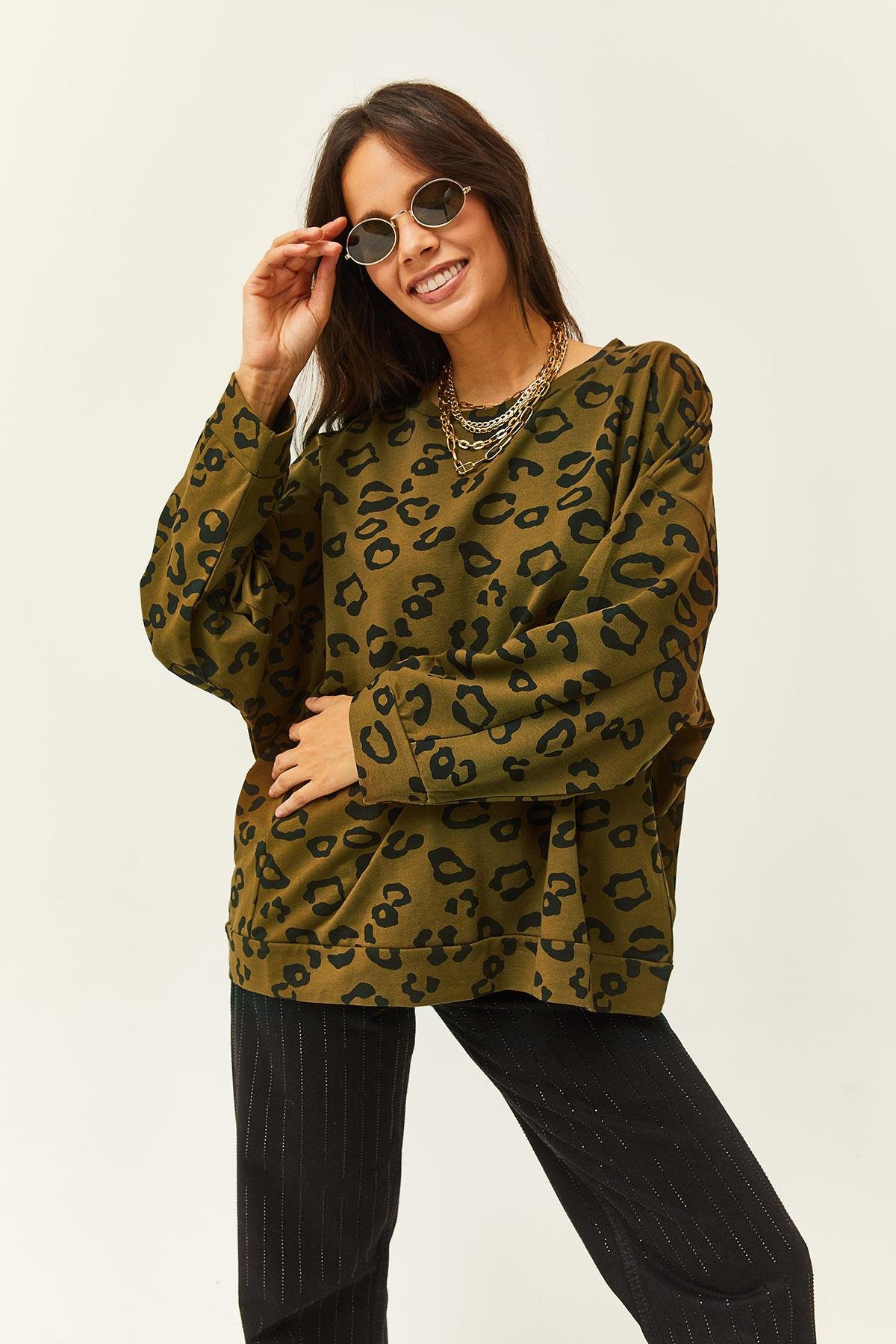 Leopar Desenli Oversize Sweatshirt Haki