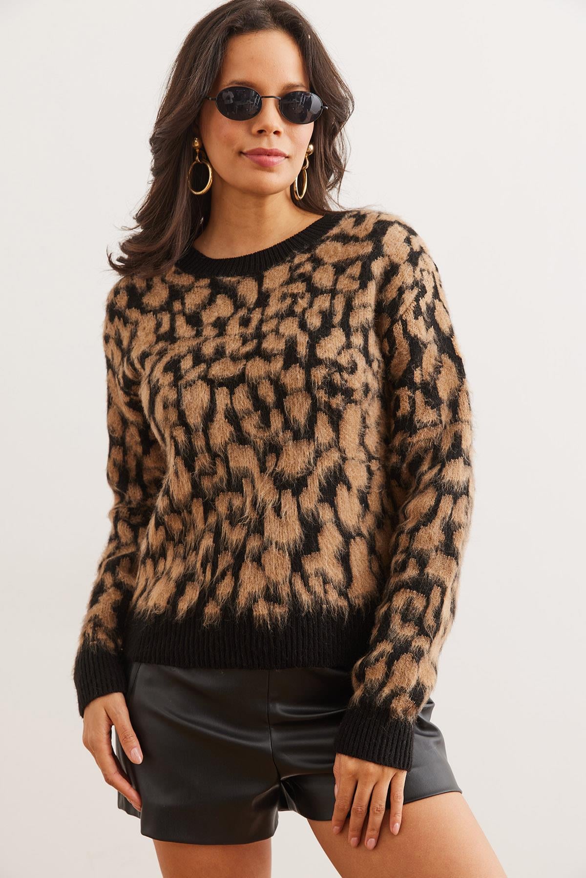 Leopar Desenli Şardonlu Triko Kazak Camel