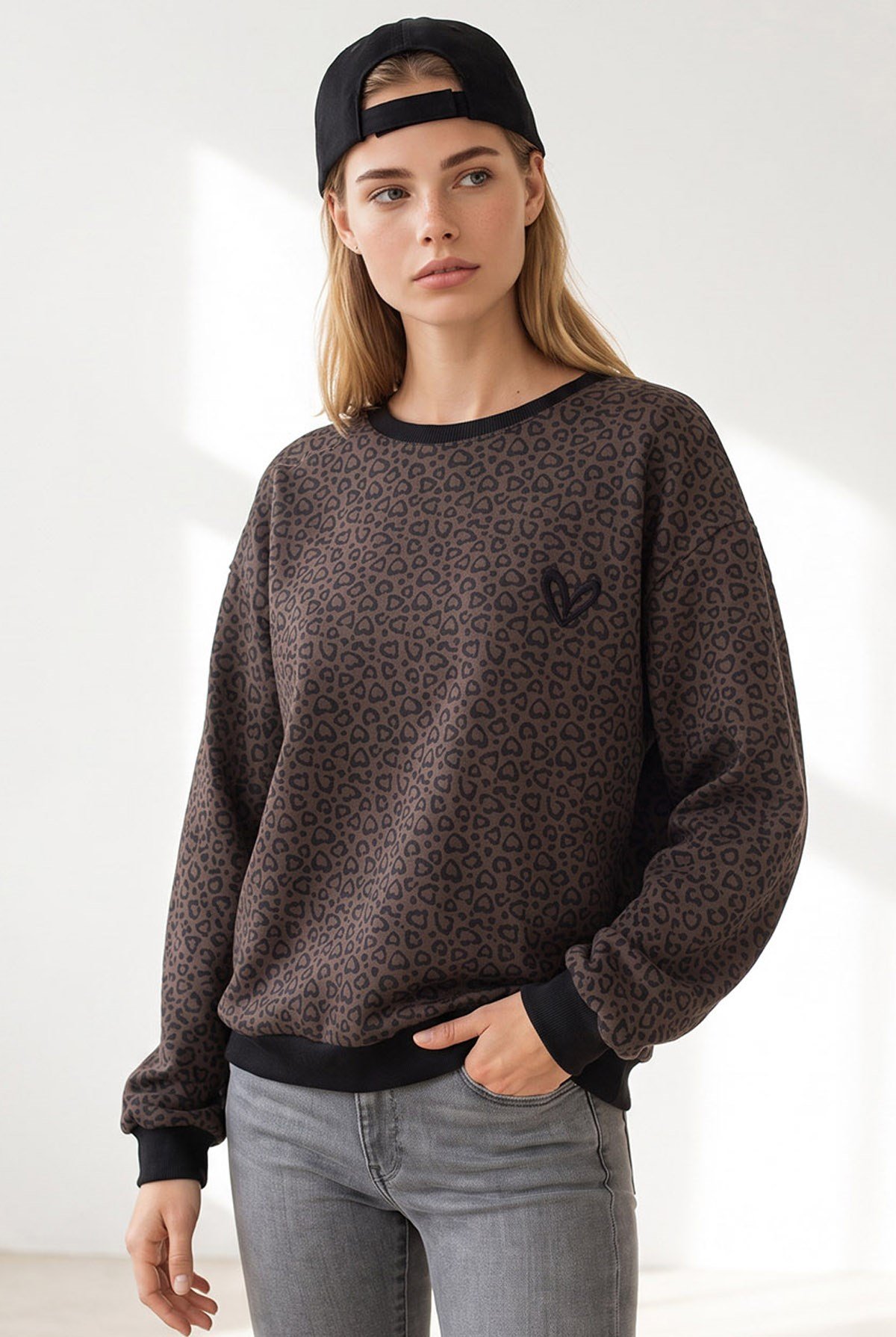 Leopar Kalp Nakışlı Şardonlu Sweatshirt Kahverengi