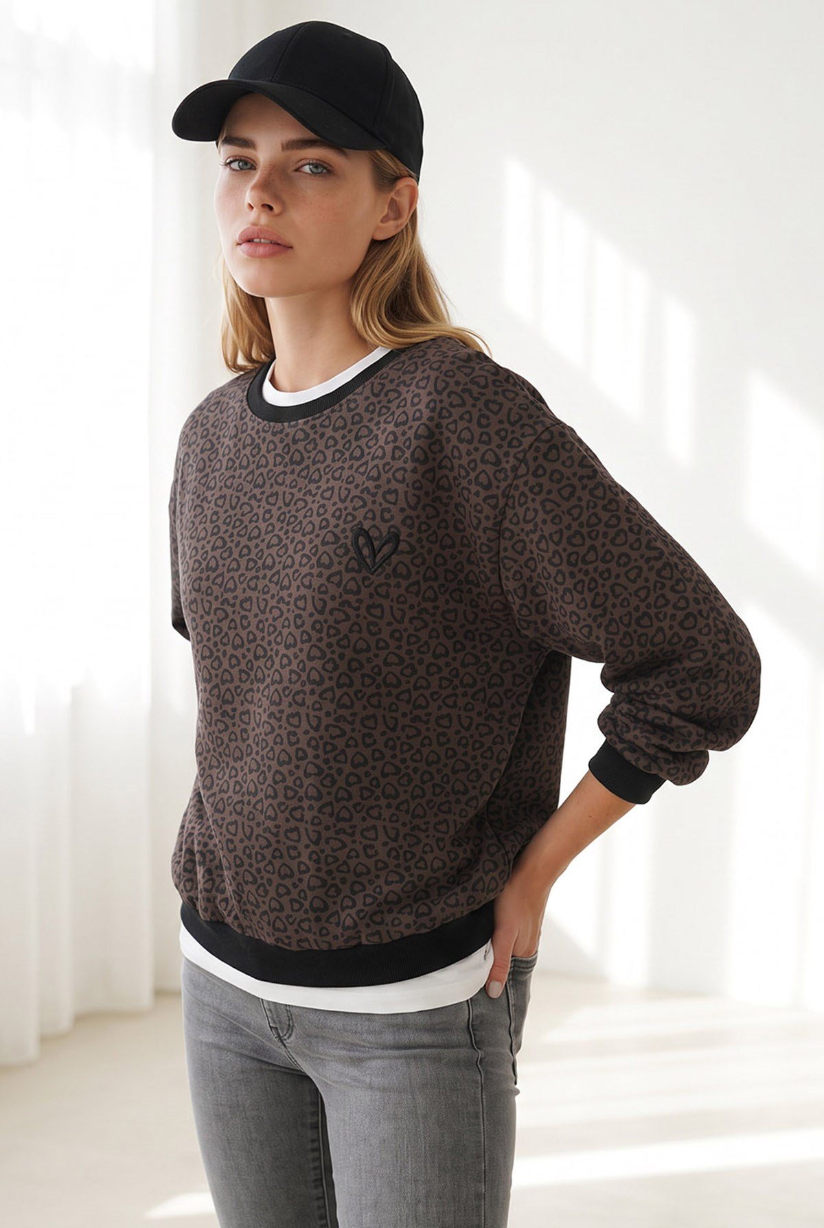 Leopar Kalp Nakışlı Şardonlu Sweatshirt Kahverengi
