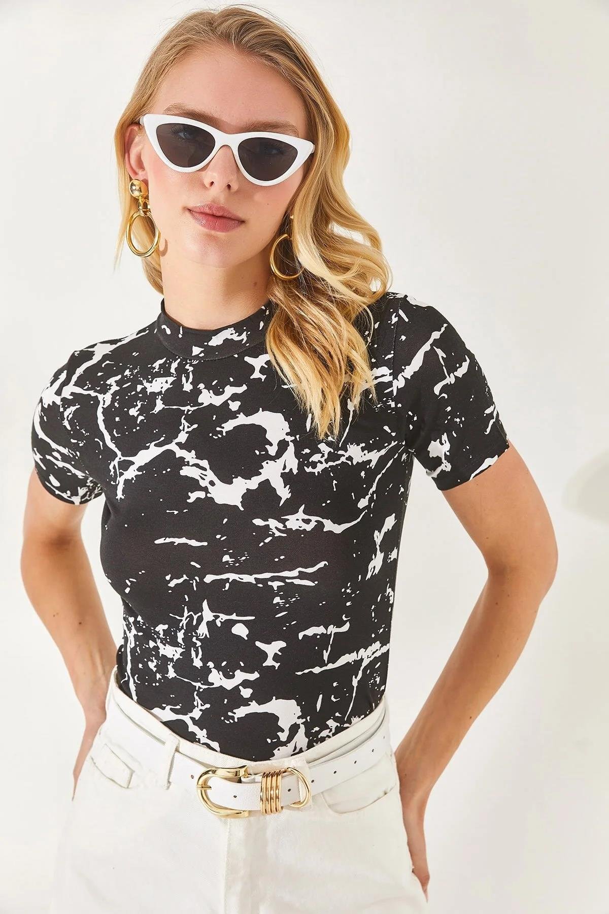 Likralı Desenli Örme Viskon Crop Bluz Çatlak Siyah