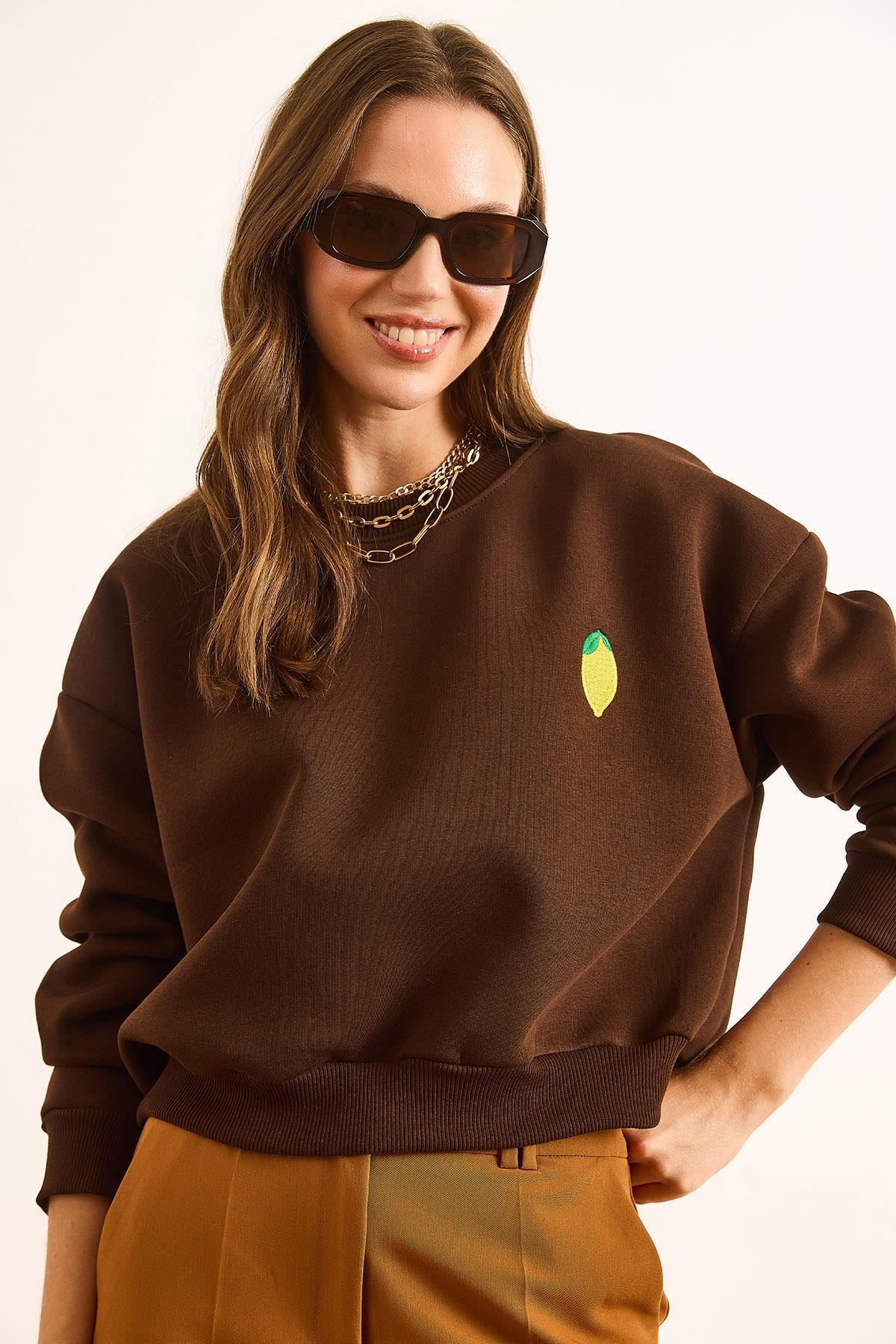 Limon Nakışlı İçi Polarlı Crop Kalın Sweatshirt Kahverengi