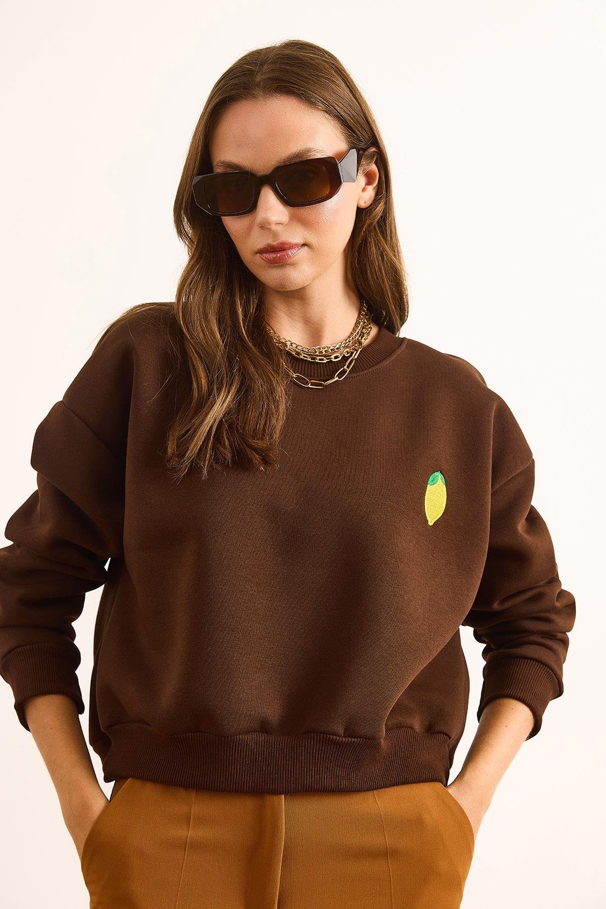 Limon Nakışlı İçi Polarlı Crop Kalın Sweatshirt Kahverengi
