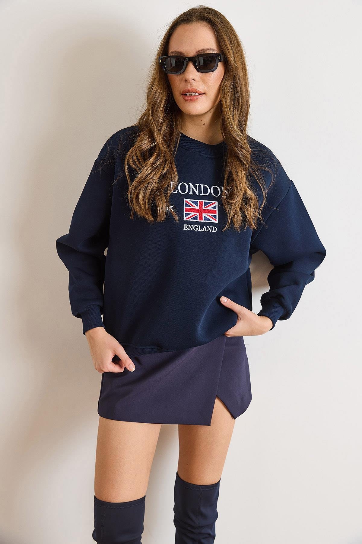 London Nakışlı Şardonlu Kalın Sweatshirt Lacivert