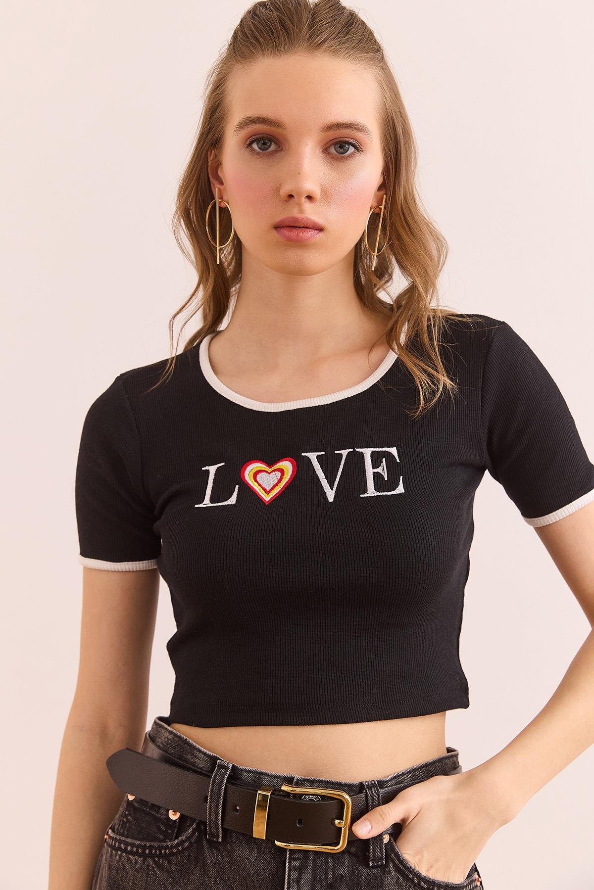 Love Nakışlı Crop Esnek Pamuk Bluz Siyah