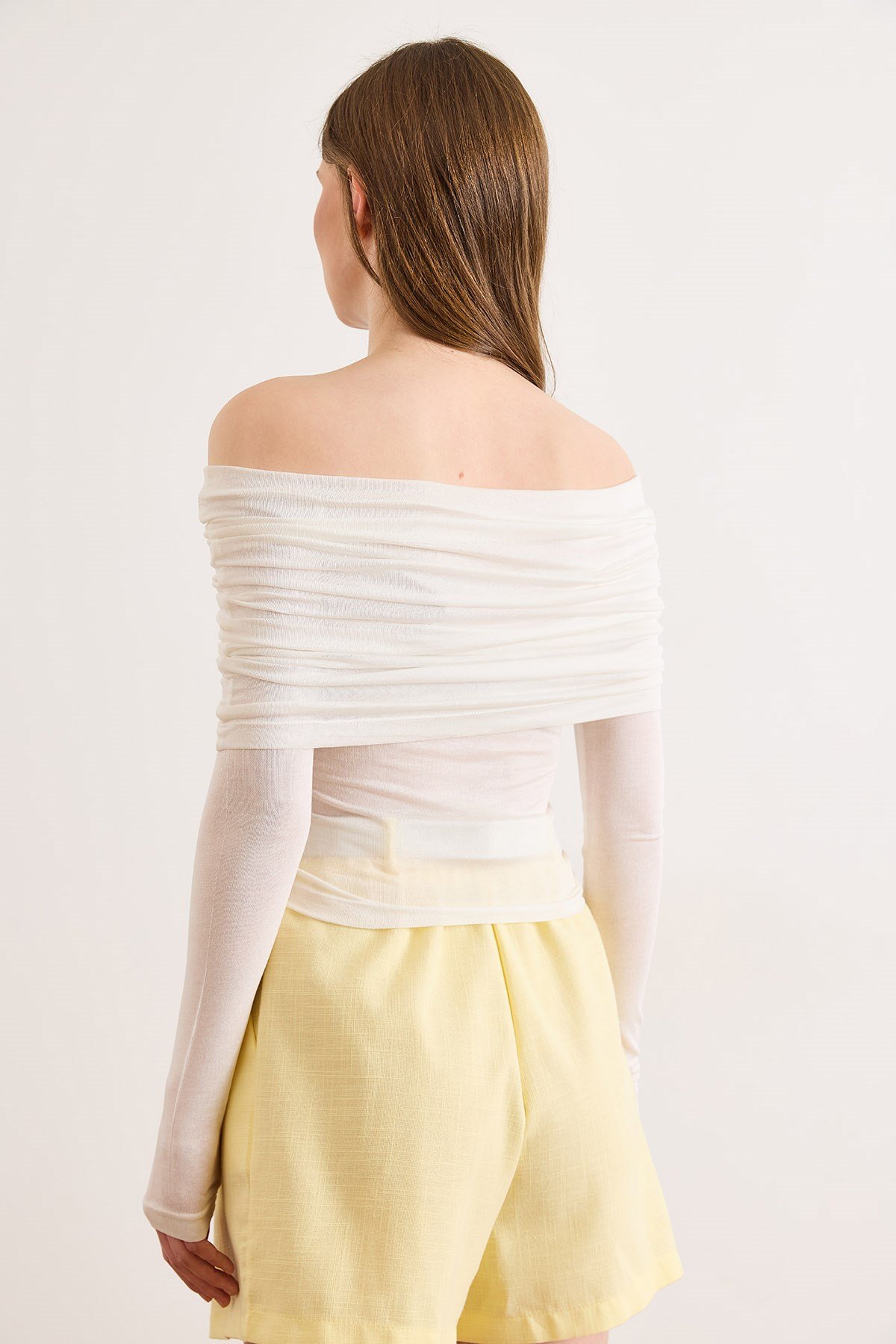 Madonna Yaka Transparan Bluz Beyaz