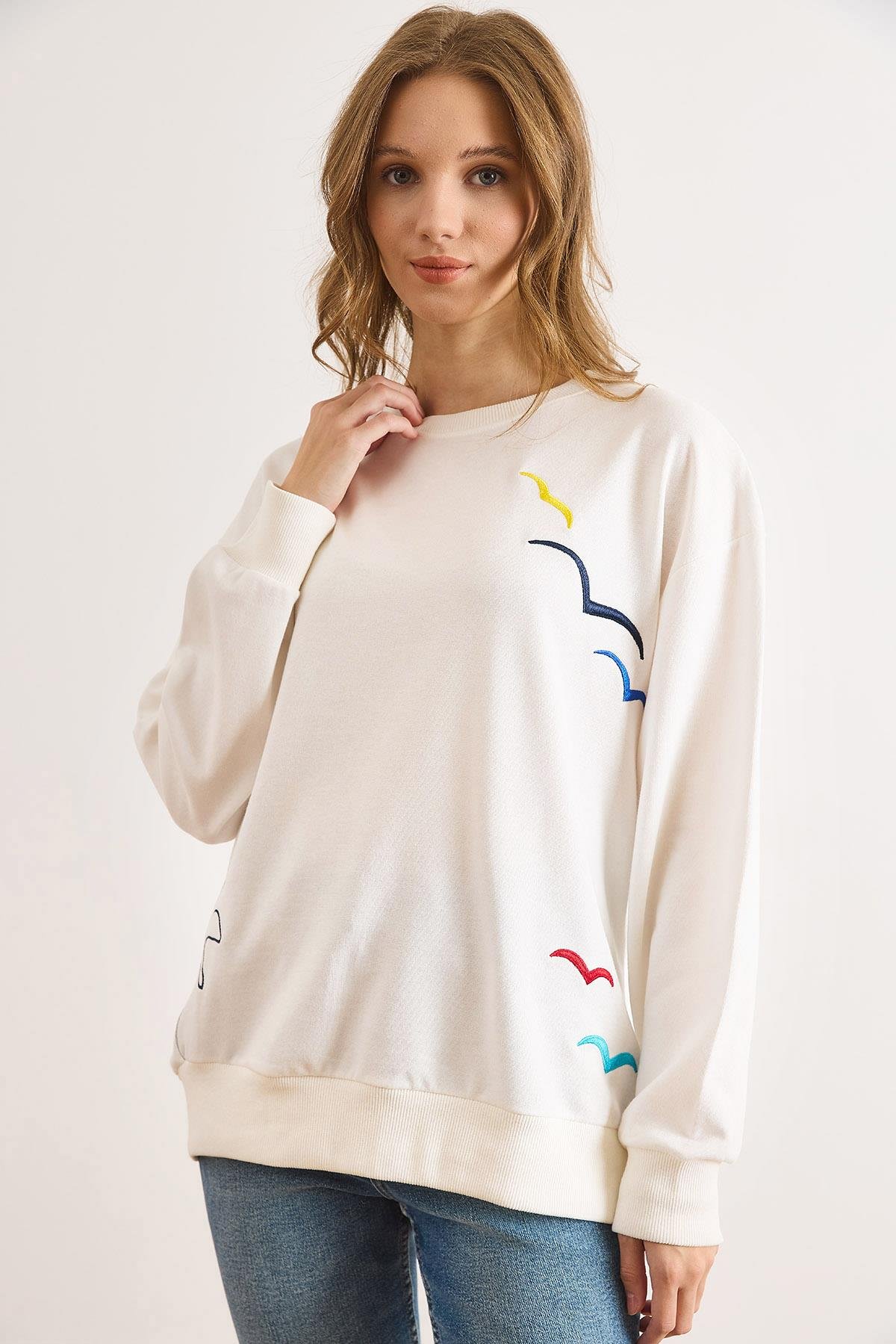 Martı Palmiye Nakışlı Şardonsuz Kalın Sweatshirt Beyaz