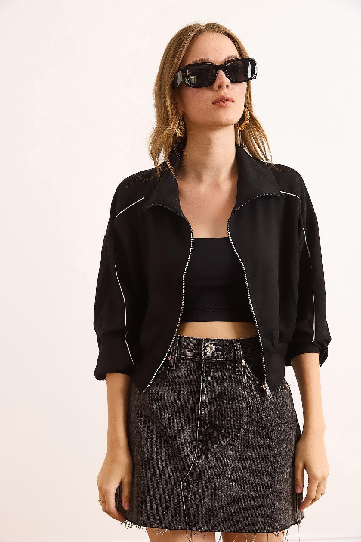 Modal Biye Detaylı Dökümlü Fermuarlı Sweatshirt Siyah