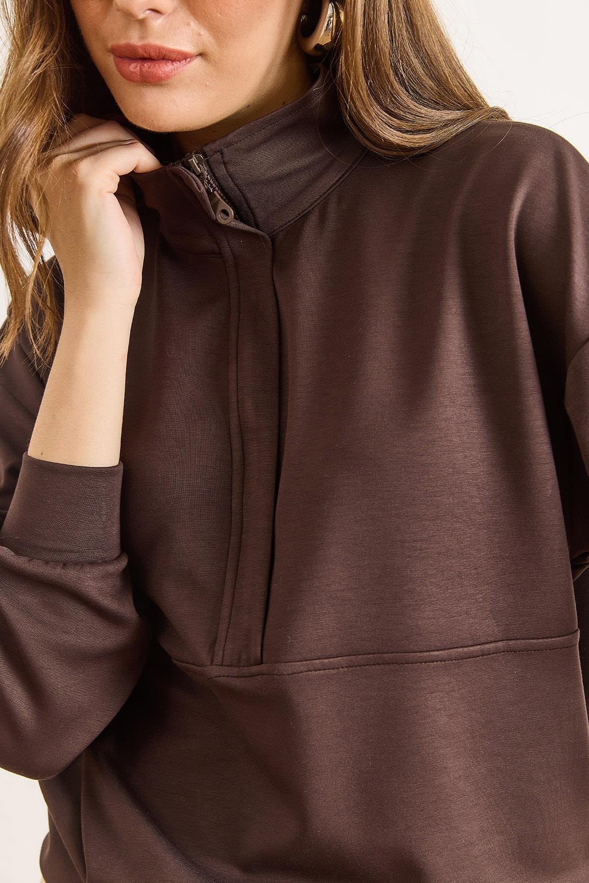 Modal Tuşeli Fermuarlı Dökümlü Sweatshirt Kahverengi