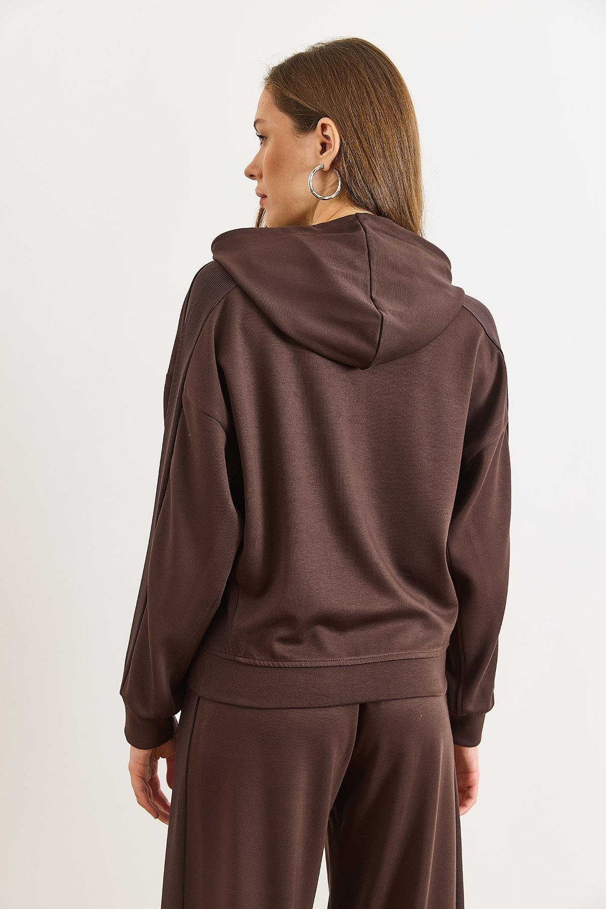 Modal Tuşeli Kapüşonlu Fitil Detaylı Dökümlü Sweatshirt Kahverengi