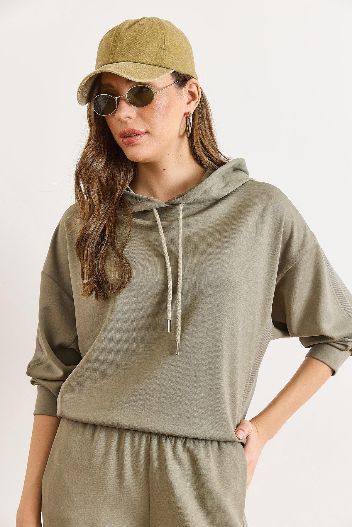Modal Tuşeli Kapüşonlu Fitil Detaylı Dökümlü Sweatshirt Çağla Yeşili