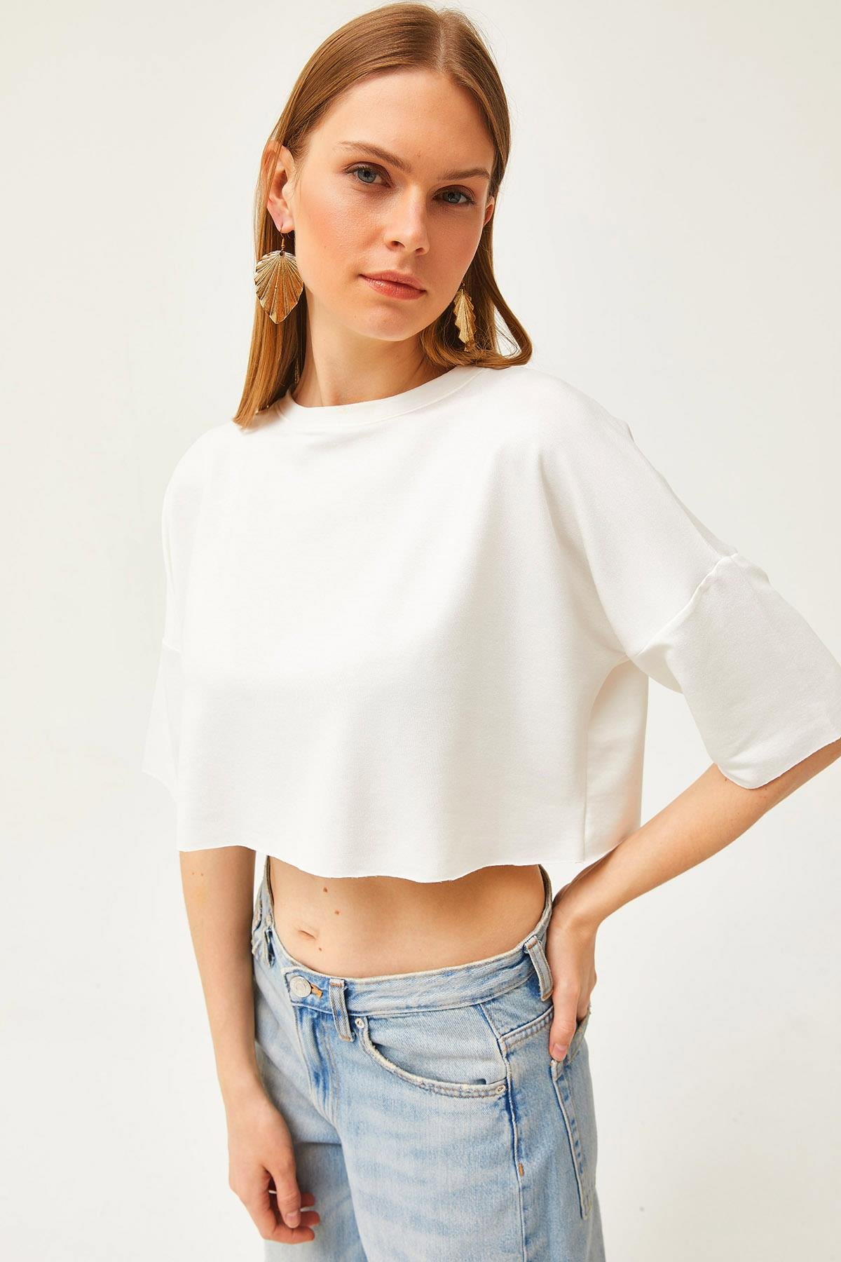 Modal Tuşeli Yumuşak Dokulu Crop Bluz Ekru