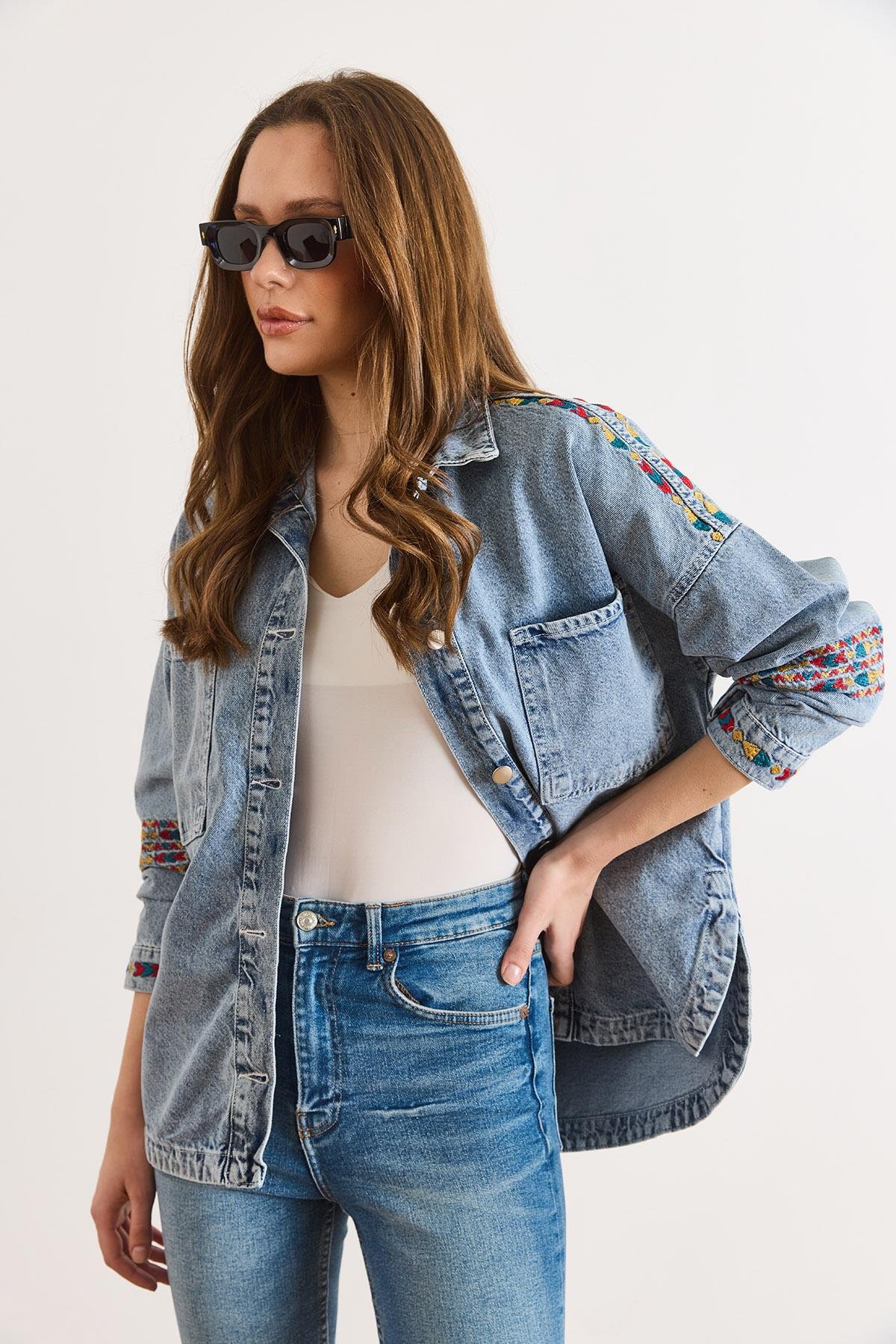 Nakış Detaylı Kalın Denim Ceket Mavi