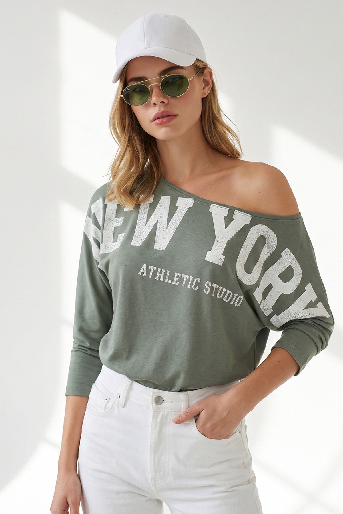 Newyork Baskılı Kayık Yaka Bluz Haki