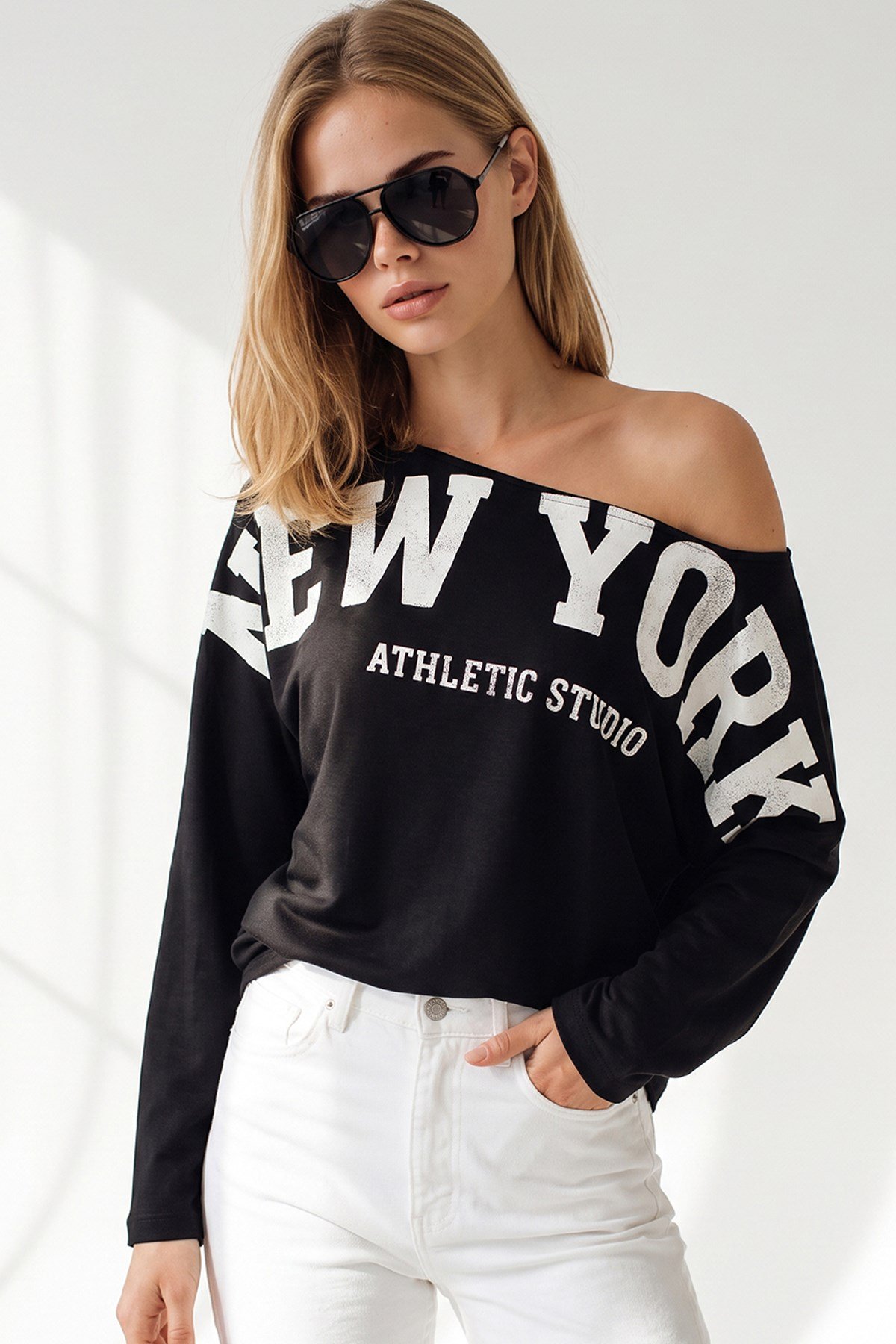 Newyork Baskılı Kayık Yaka Bluz Siyah
