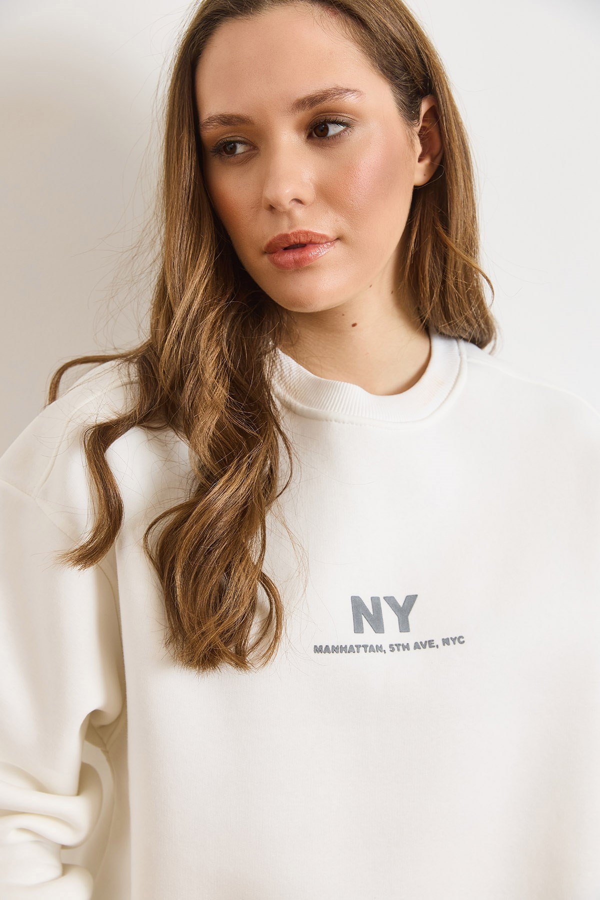 Ny Şardonlu Oversize Sweatshirt Beyaz