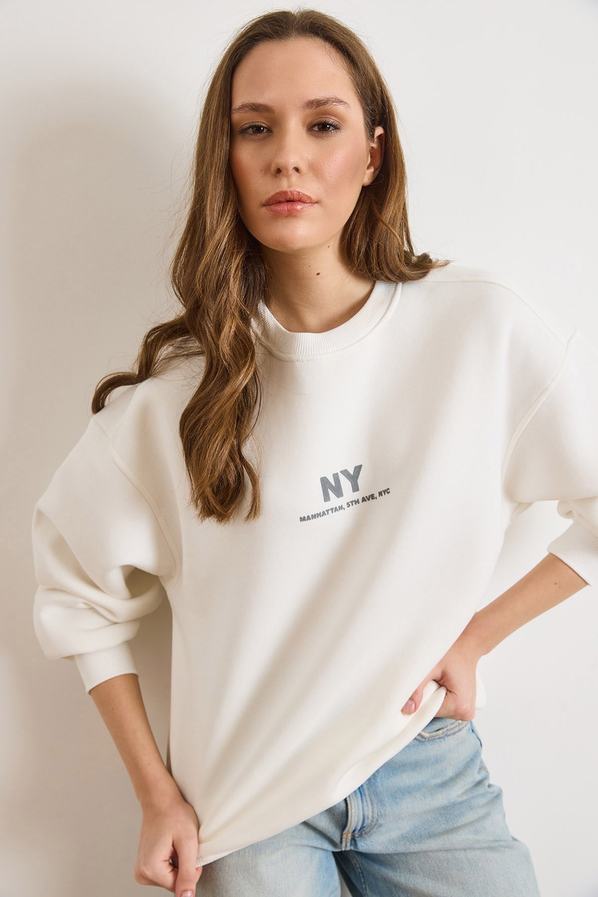 Ny Şardonlu Oversize Sweatshirt Beyaz