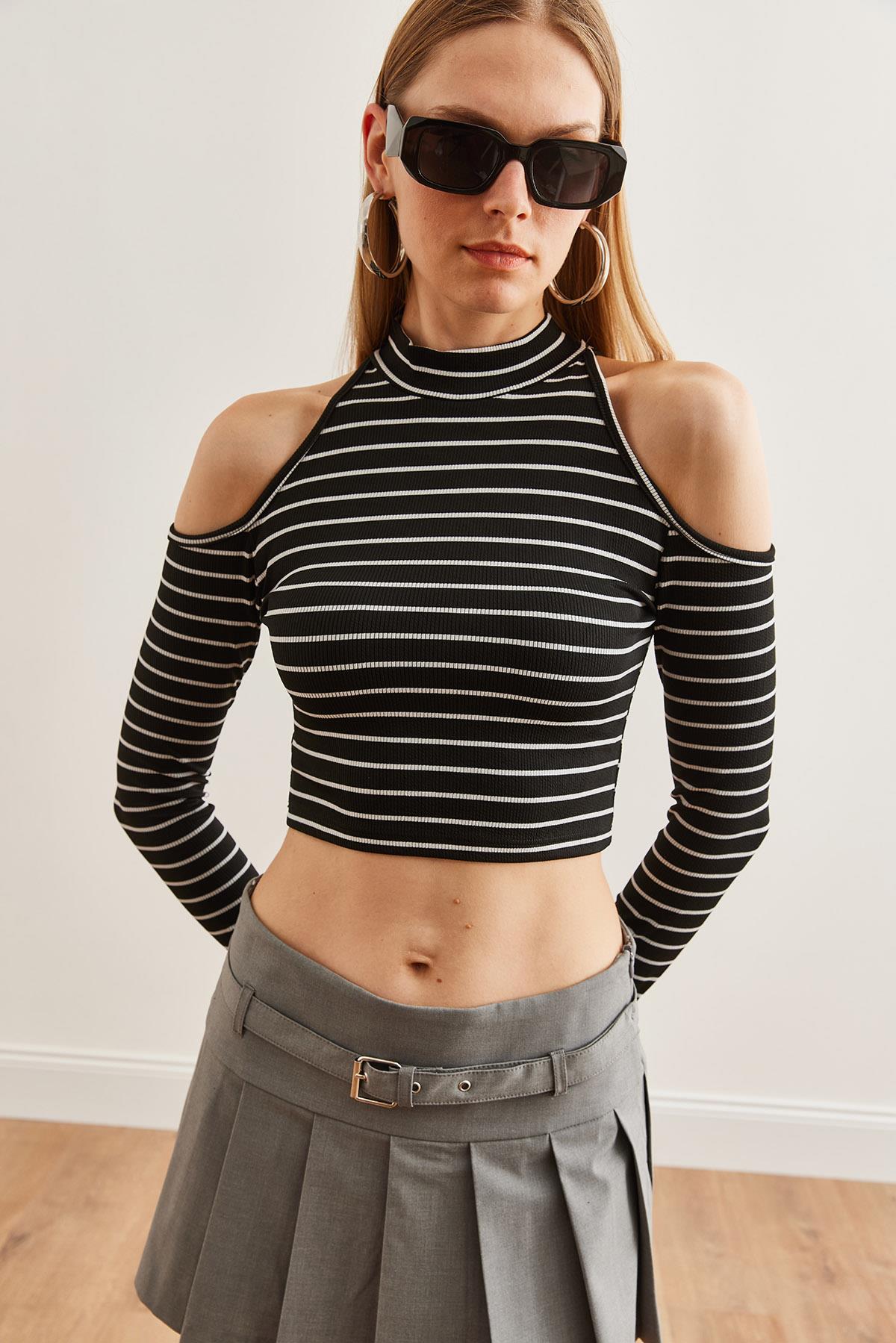 Omuz Dekolteli Burgu Crop Bluz Çizgili Siyah