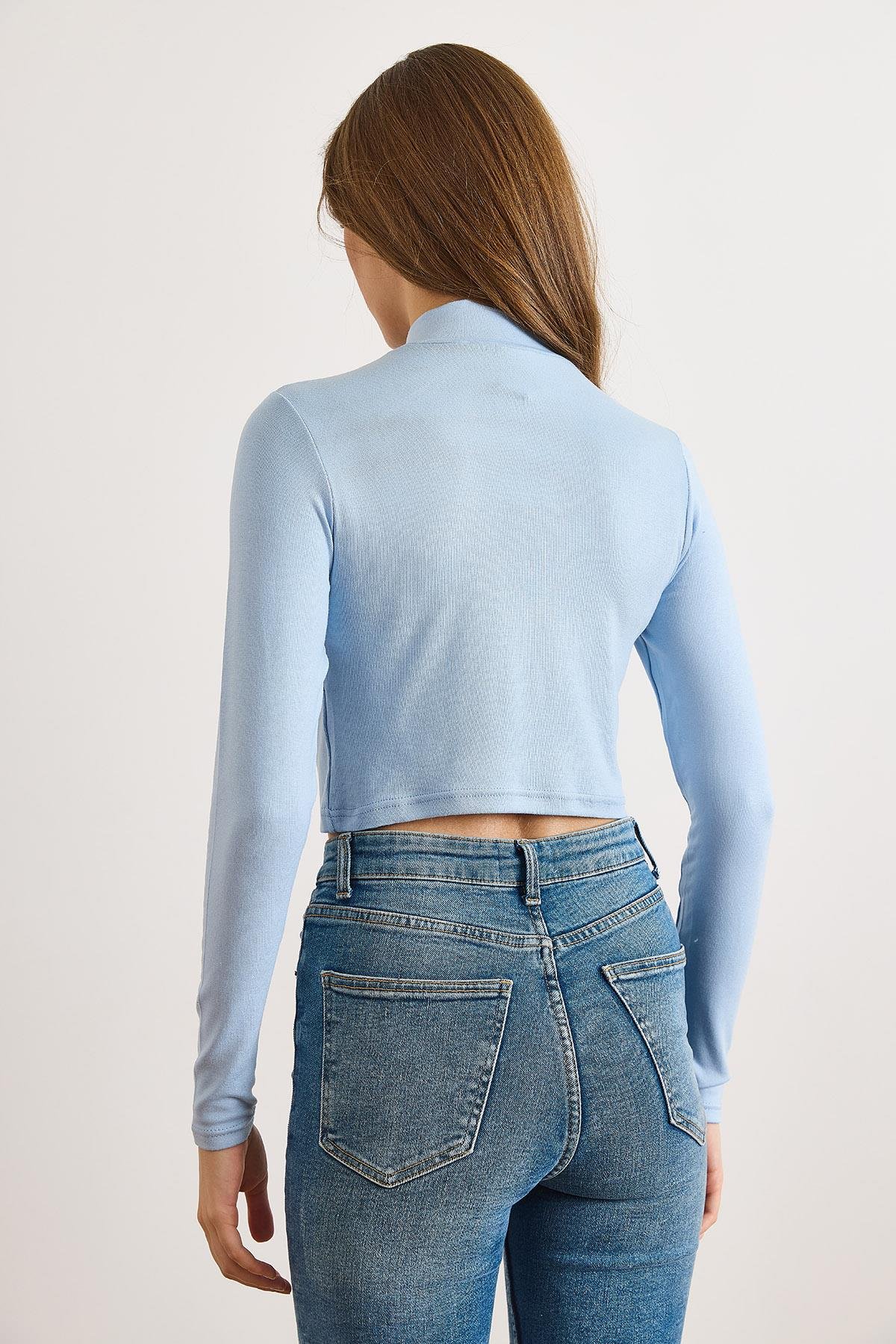 Omuz Dikiş Detaylı Crop Soft Touch Bluz Bebe Mavi