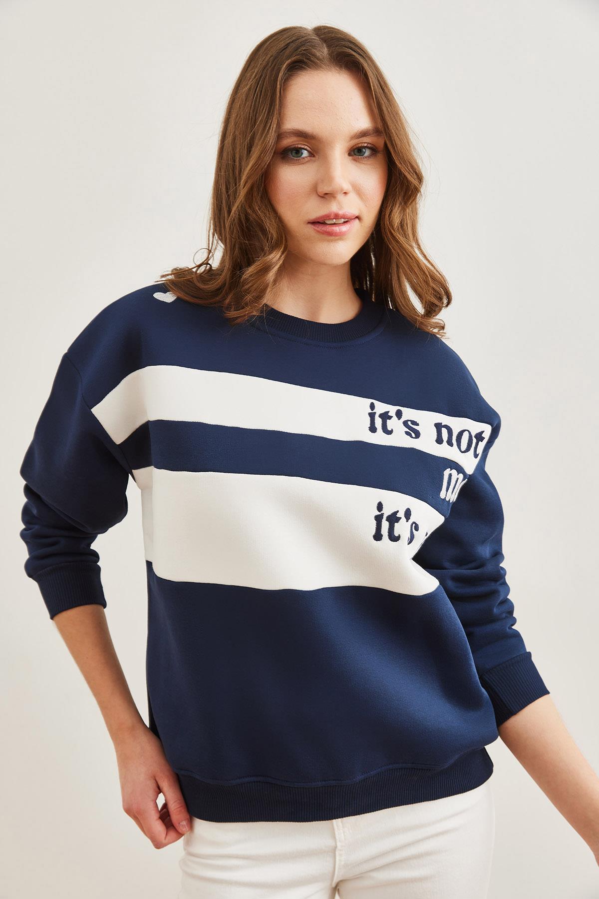 Omuz Kalp Nakışlı Şardonlu Sweatshirt Lacivert