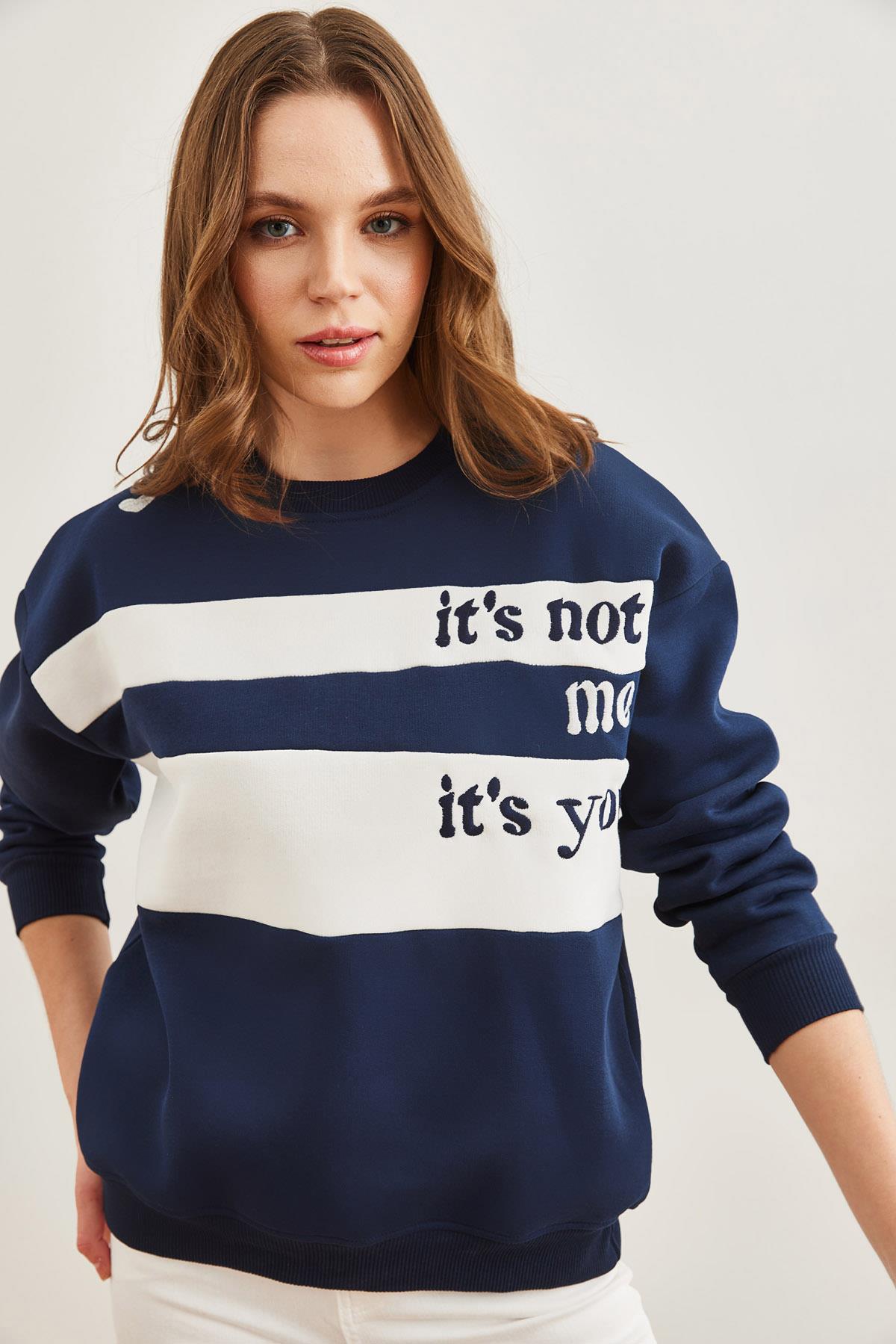 Omuz Kalp Nakışlı Şardonlu Sweatshirt Lacivert