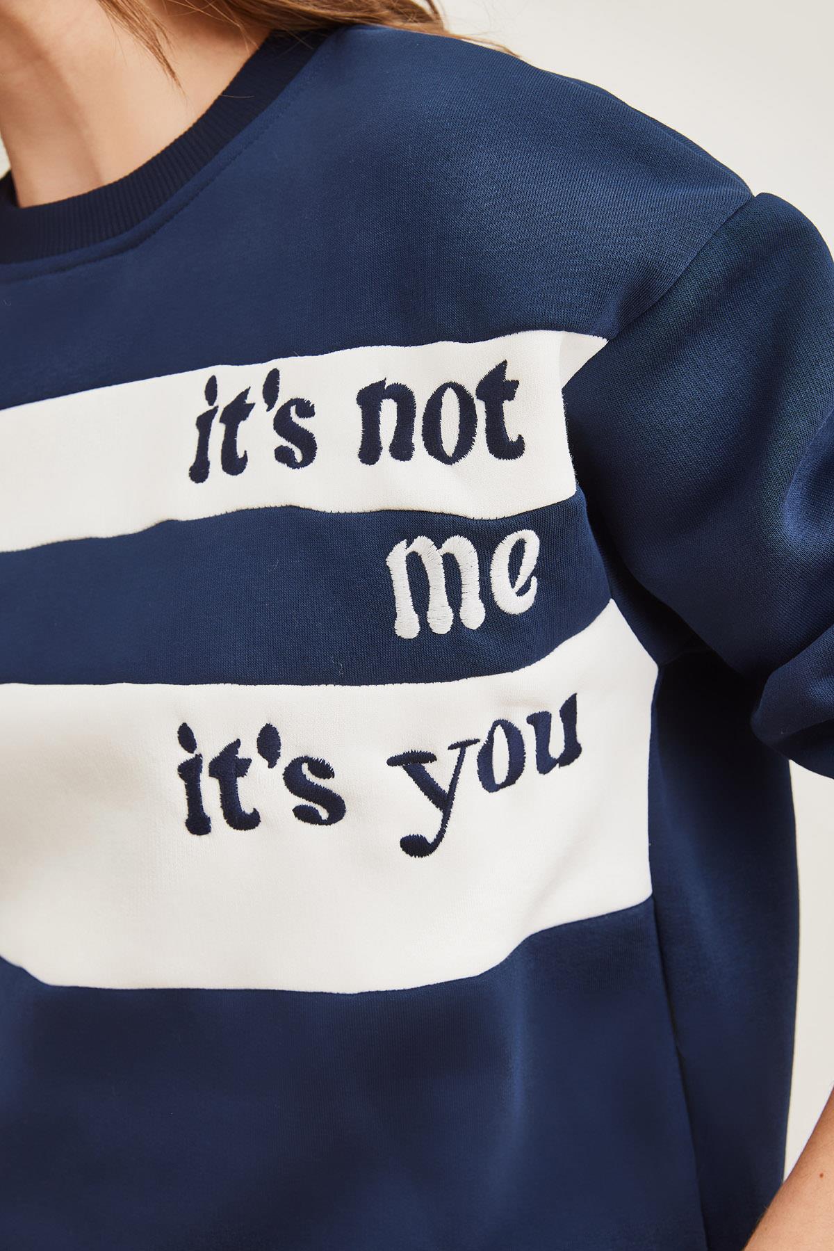 Omuz Kalp Nakışlı Şardonlu Sweatshirt Lacivert