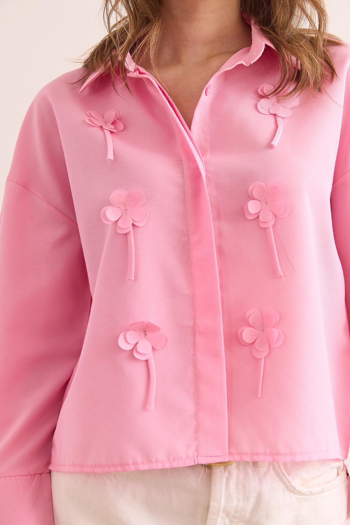 Önü Aksesuarlı Gizli Patlı Crop Gömlek Şeker Pembe