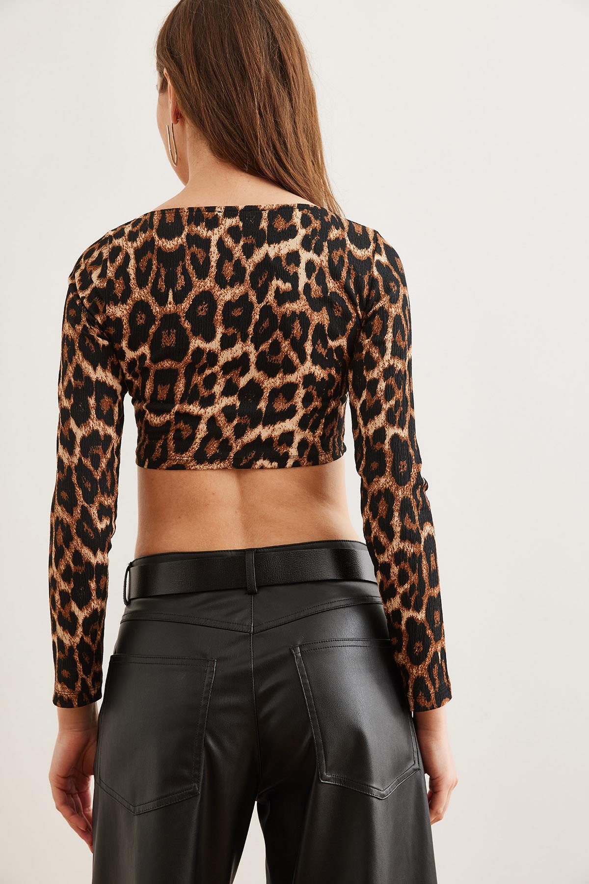 Önü Büzgülü Crop Leopar Bluz Bej Kahve