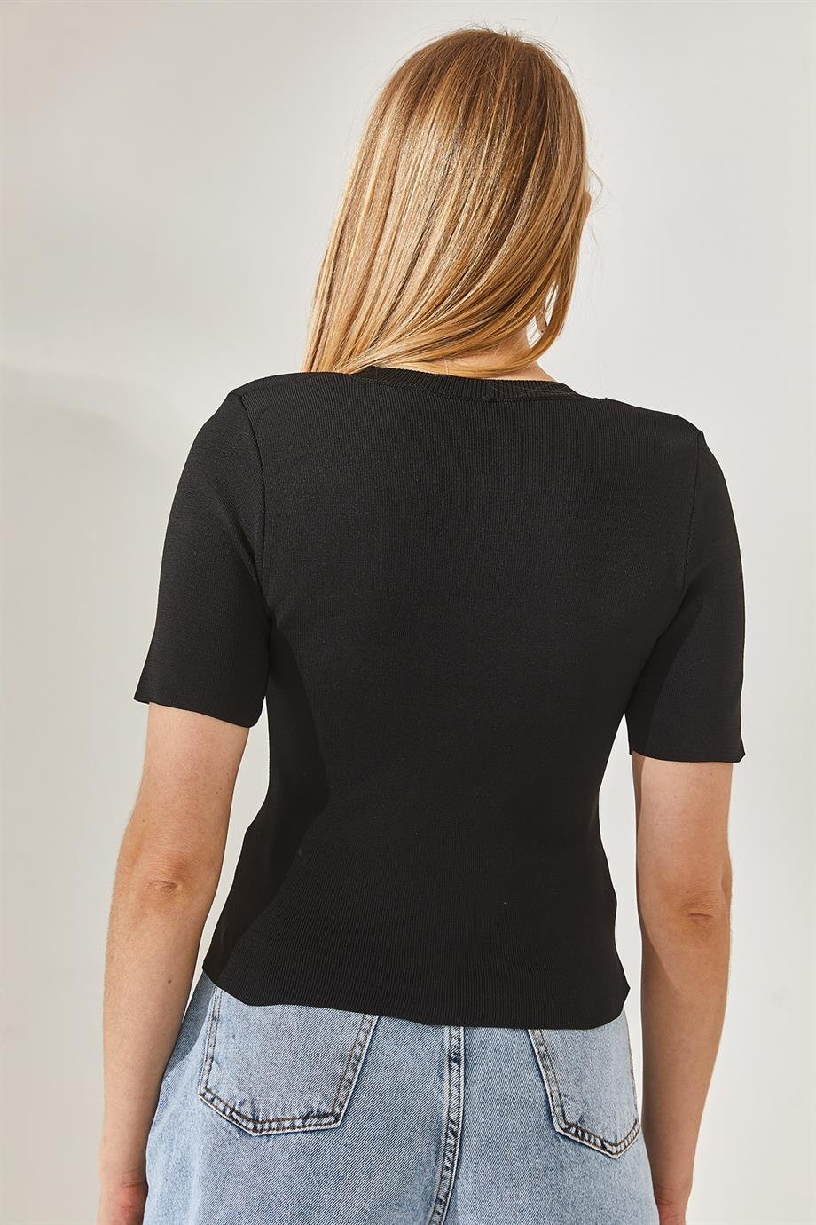 Öpücük Detaylı Crop Triko Bluz Siyah