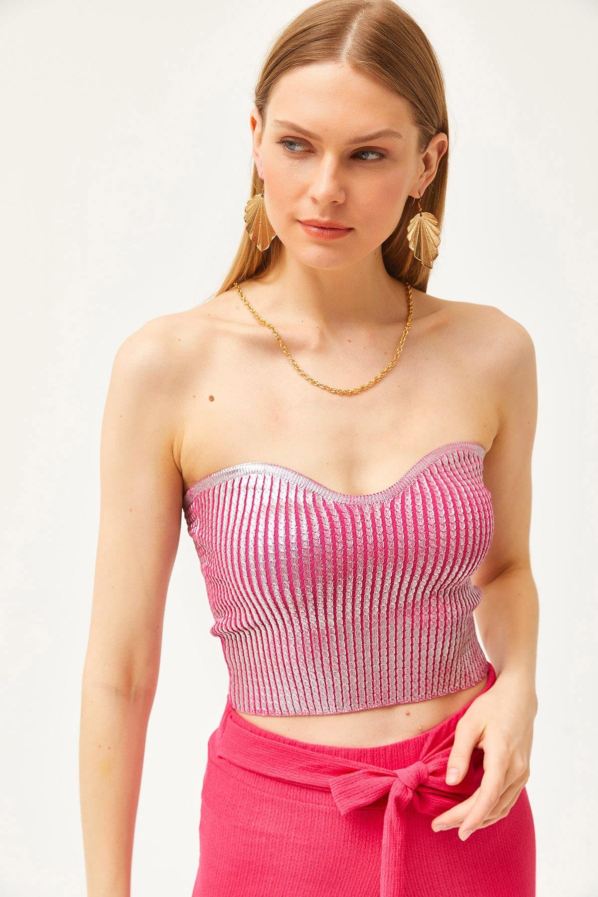 Öpücük Yaka Metalik Straplez Triko Bluz Pembe