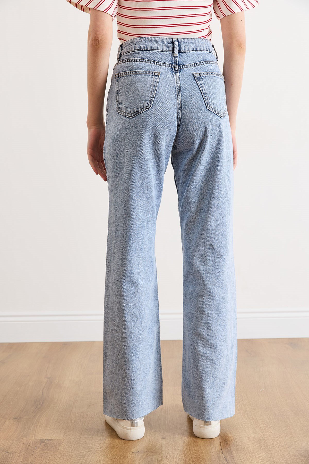 Paçası Pis Dikiş Wide Leg Denim Jeans Açık Mavi