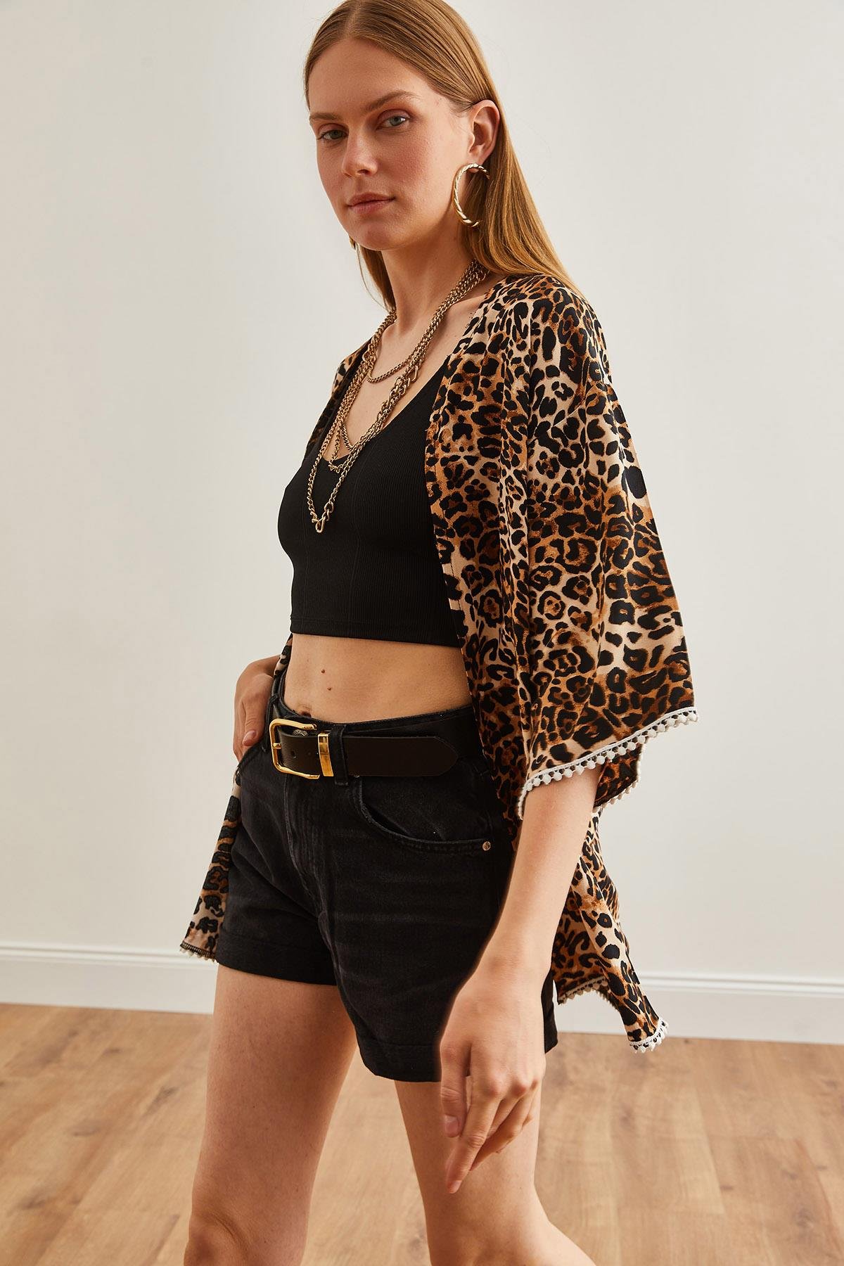 Palmiye Güpür Detaylı Viskon Kimono Leopar Siyah